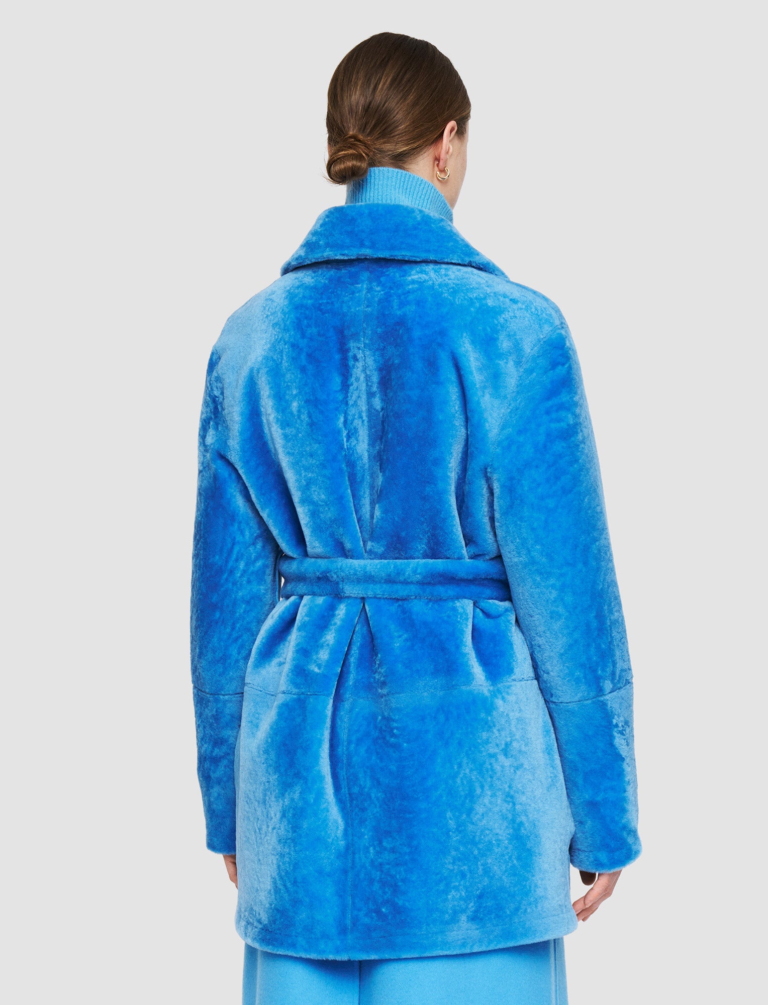 bleu-manteau-en-peau-lainee-legere-JOSEPH