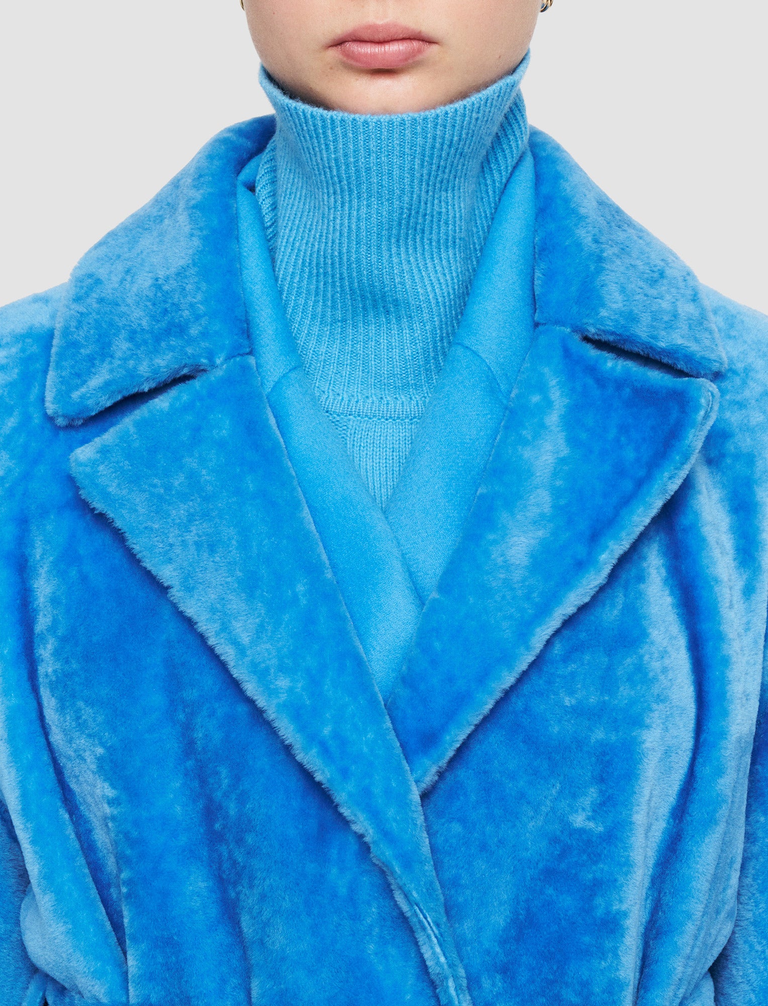 bleu-manteau-en-peau-lainee-legere-JOSEPH