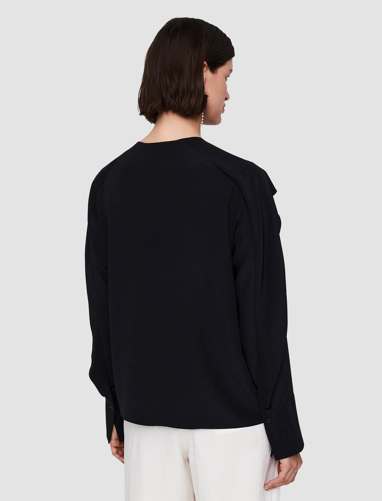 noir-blouse-balard-en-crepe-de-soie-JOSEPH