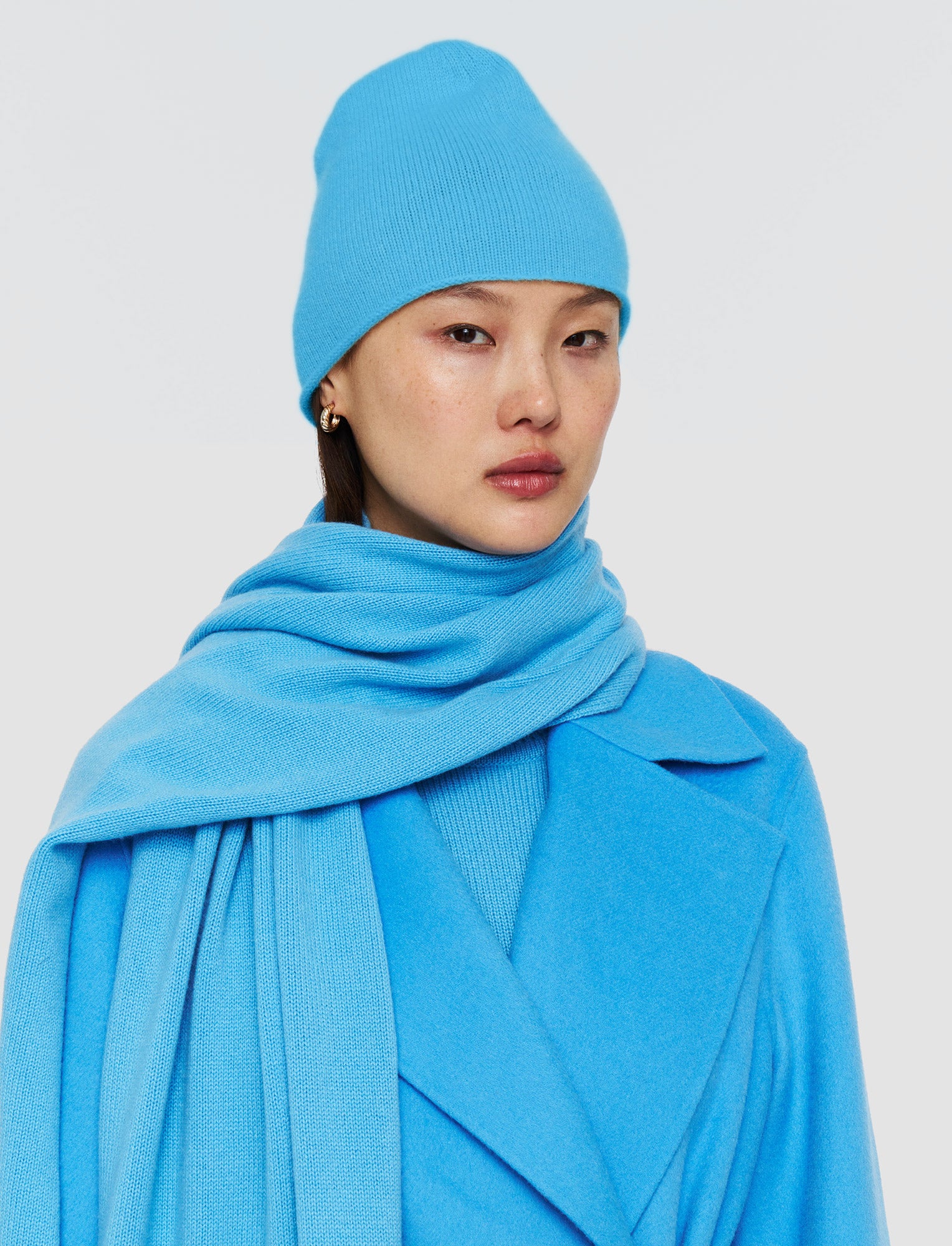 blue-pure-cashmere-hat-JOSEPH