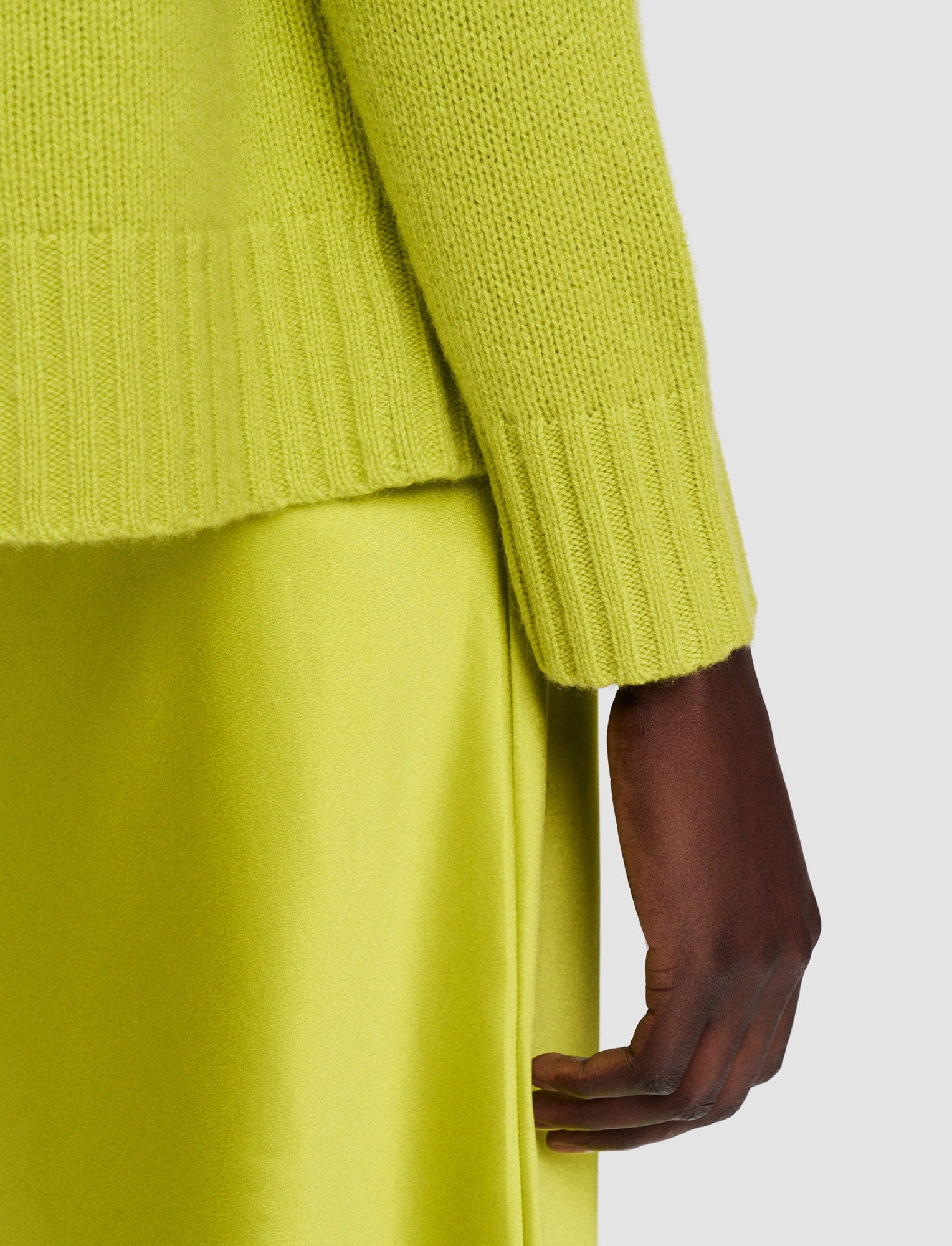 green-open-cashmere-v-neck-jumper-JOSEPH