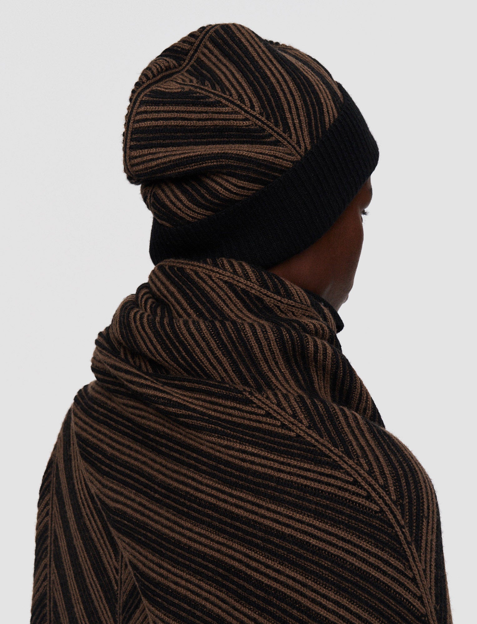 marron-bonnet-cotele-a-chevrons-JOSEPH