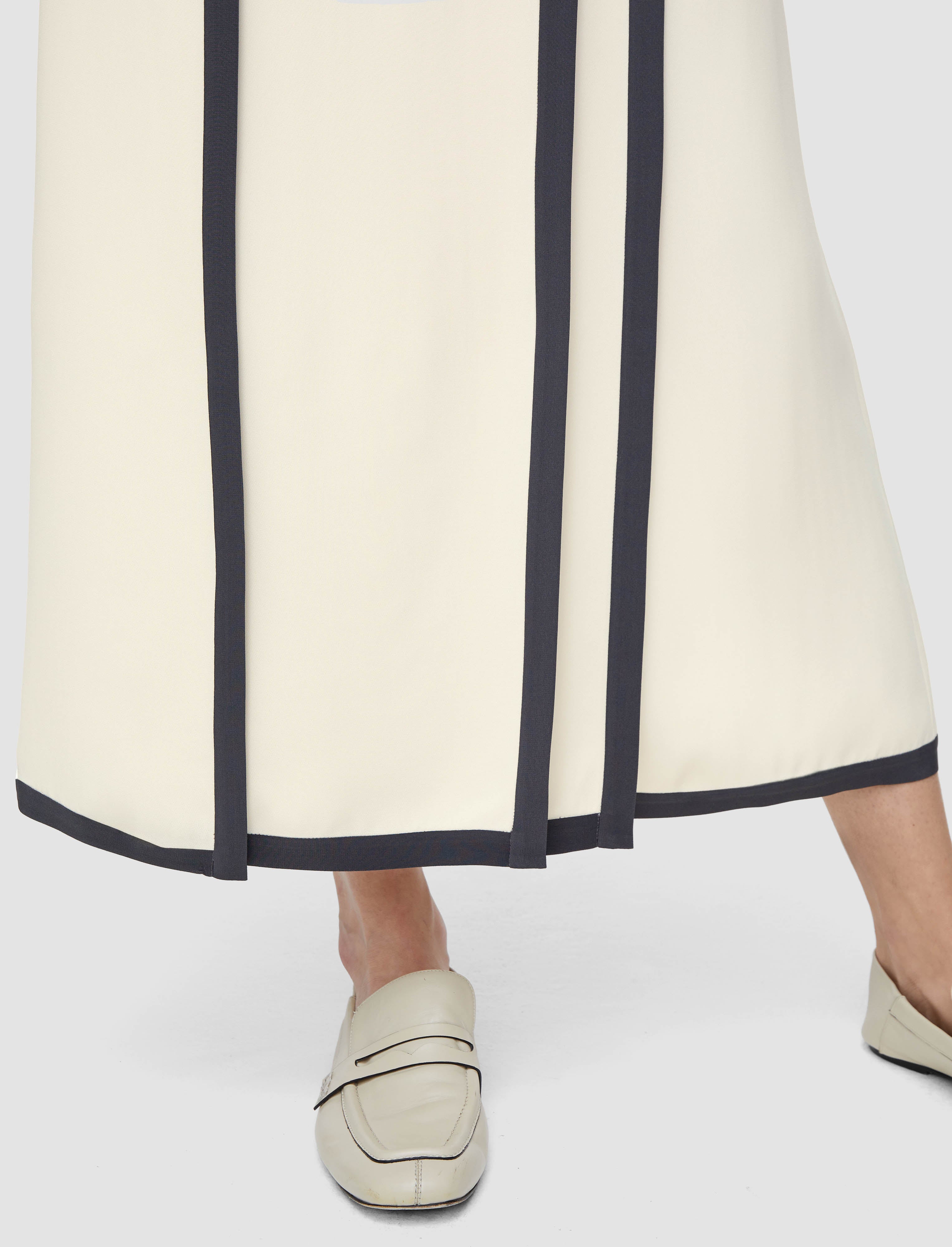 white-heavy-silk-crepe-animation-iris-skirt-JOSEPH