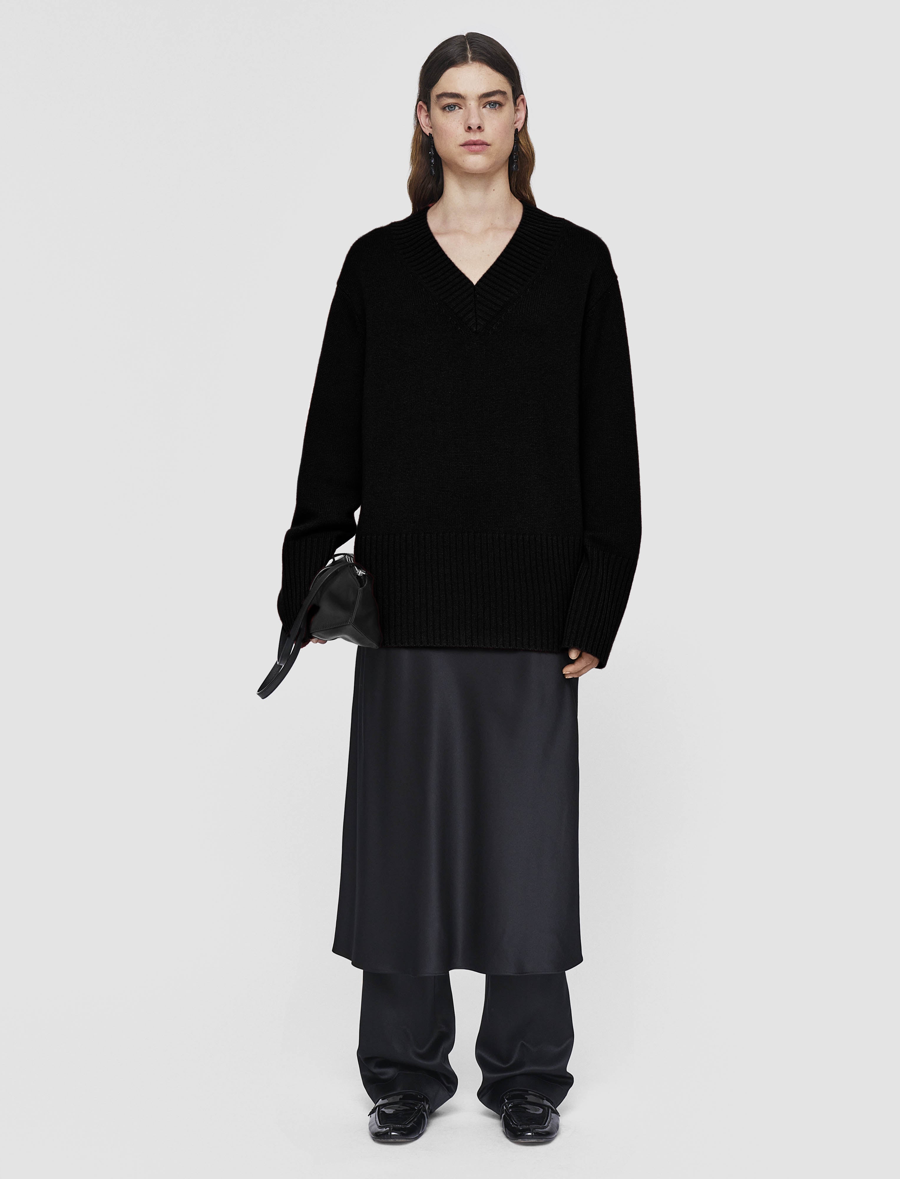 black-luxe-cashmere-v-neck-jumper-JOSEPH