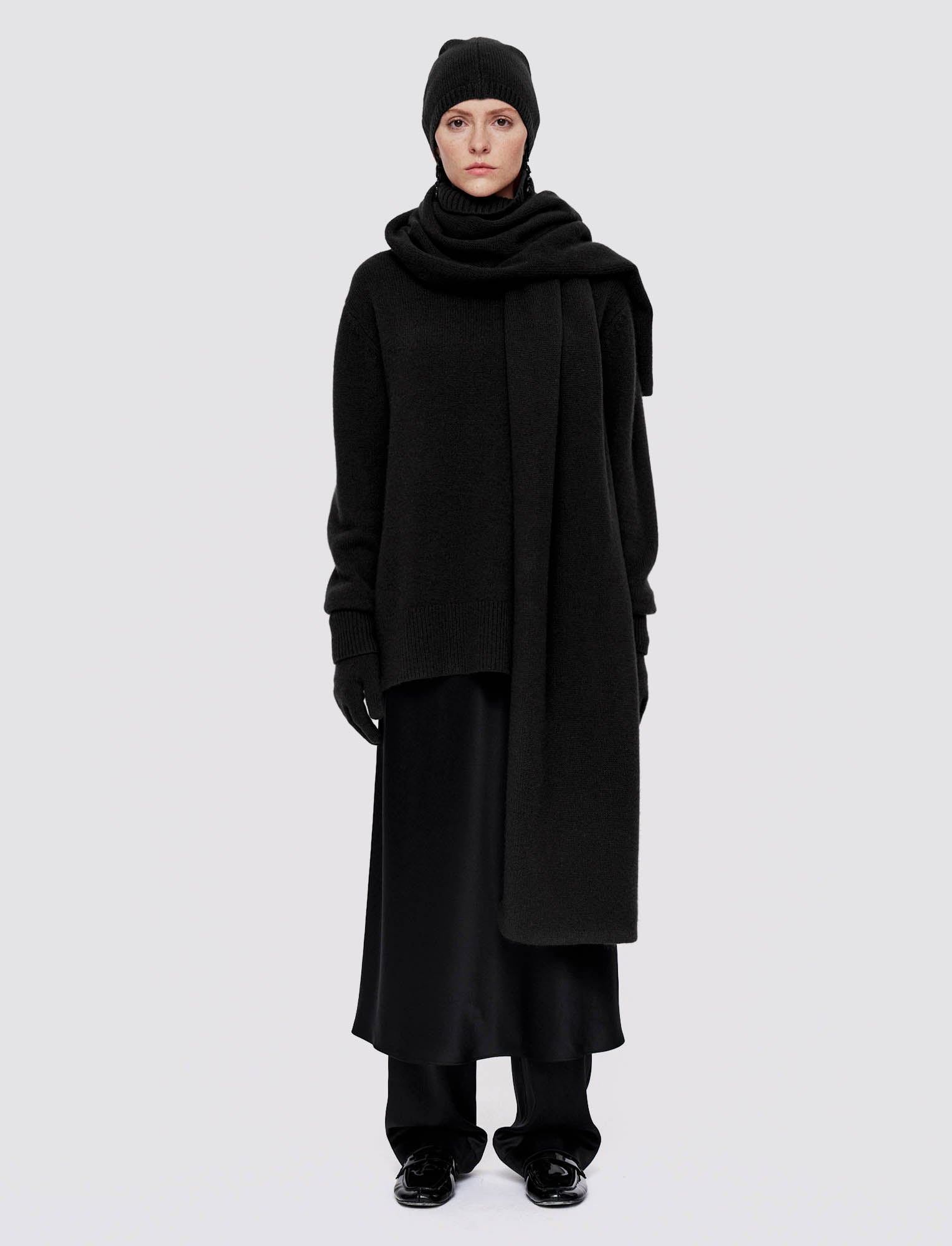 black-luxe-cashmere-scarf-JOSEPH
