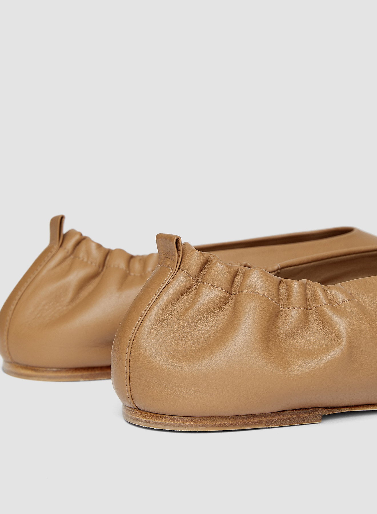 beige-ballerines-pointues-en-cuir-JOSEPH