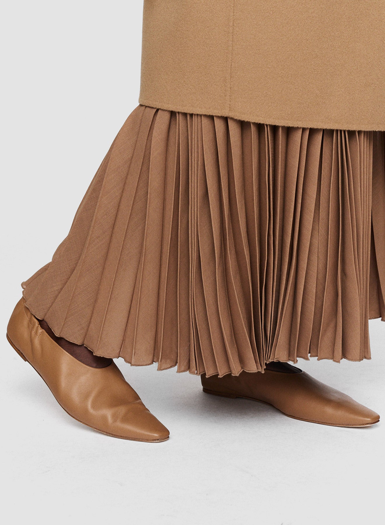 beige-ballerines-pointues-en-cuir-JOSEPH