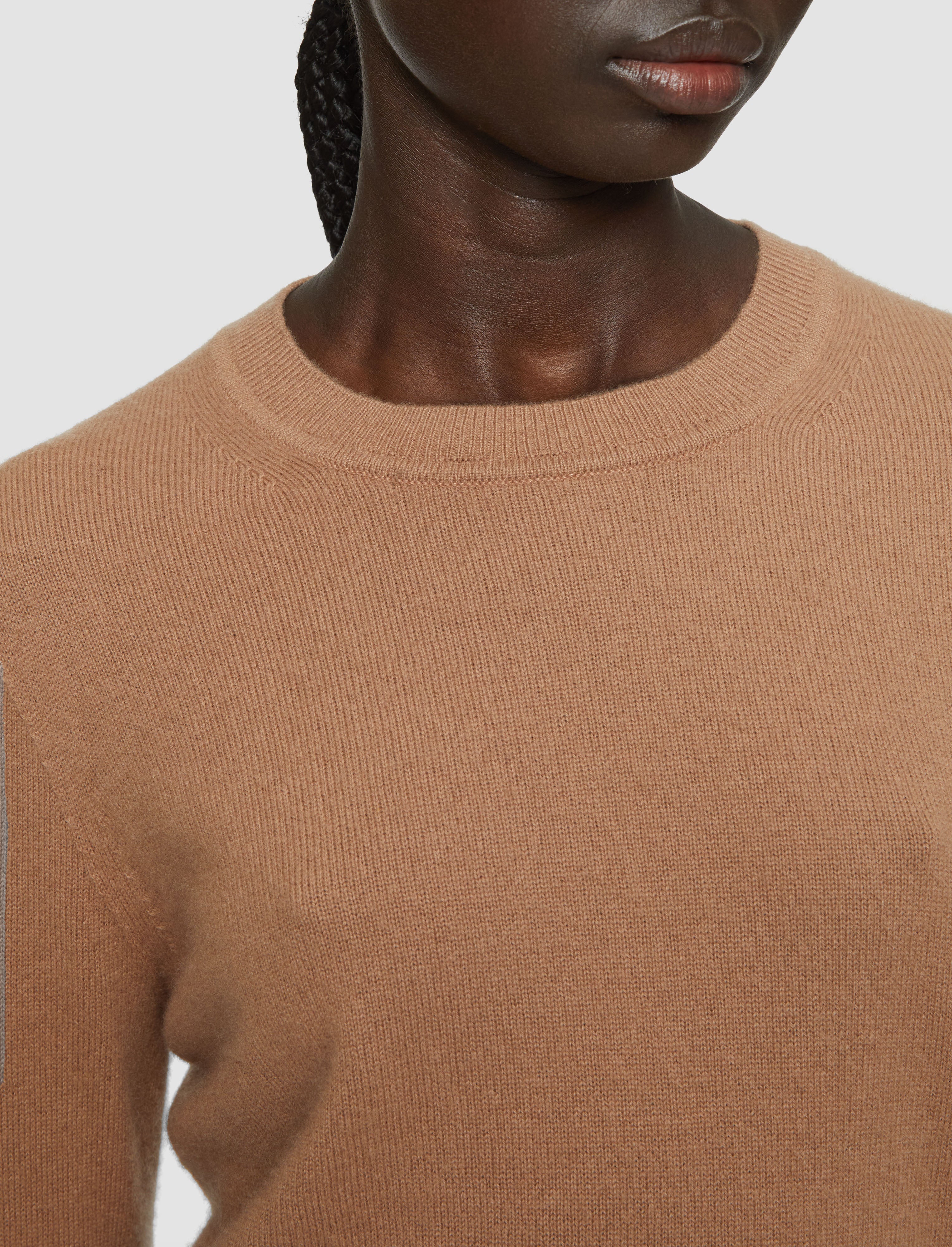 beige-pull-col-rond-en-pur-cachemire-leger-JOSEPH