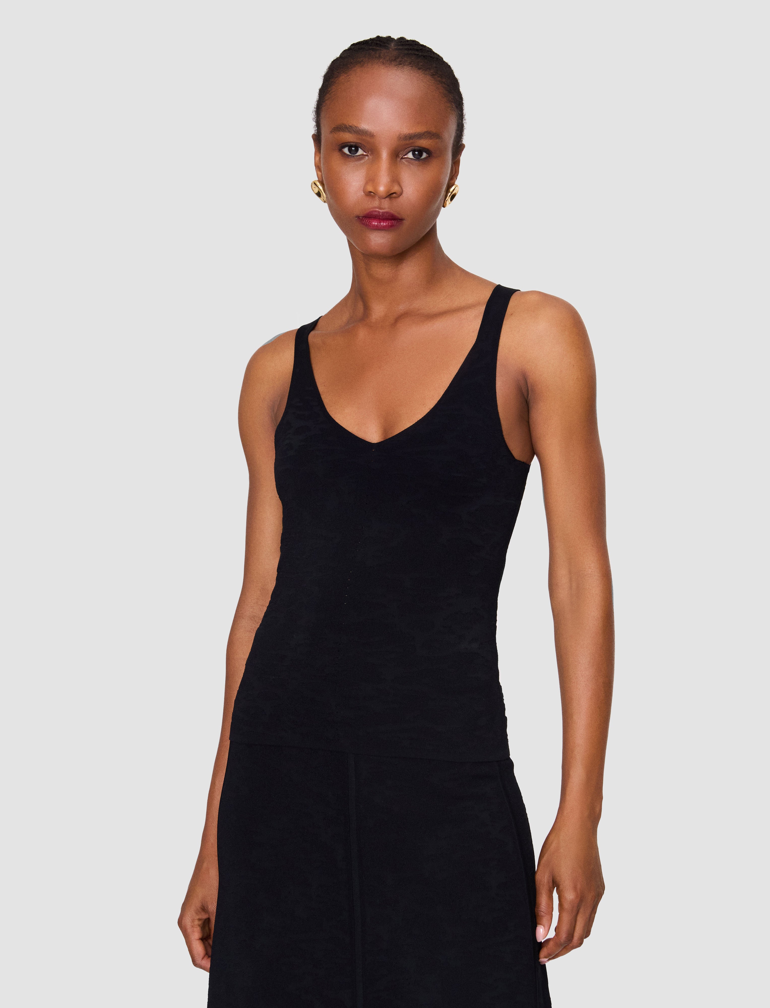noir-debardeur-joann-en-milano-jacquard-leopard-JOSEPH