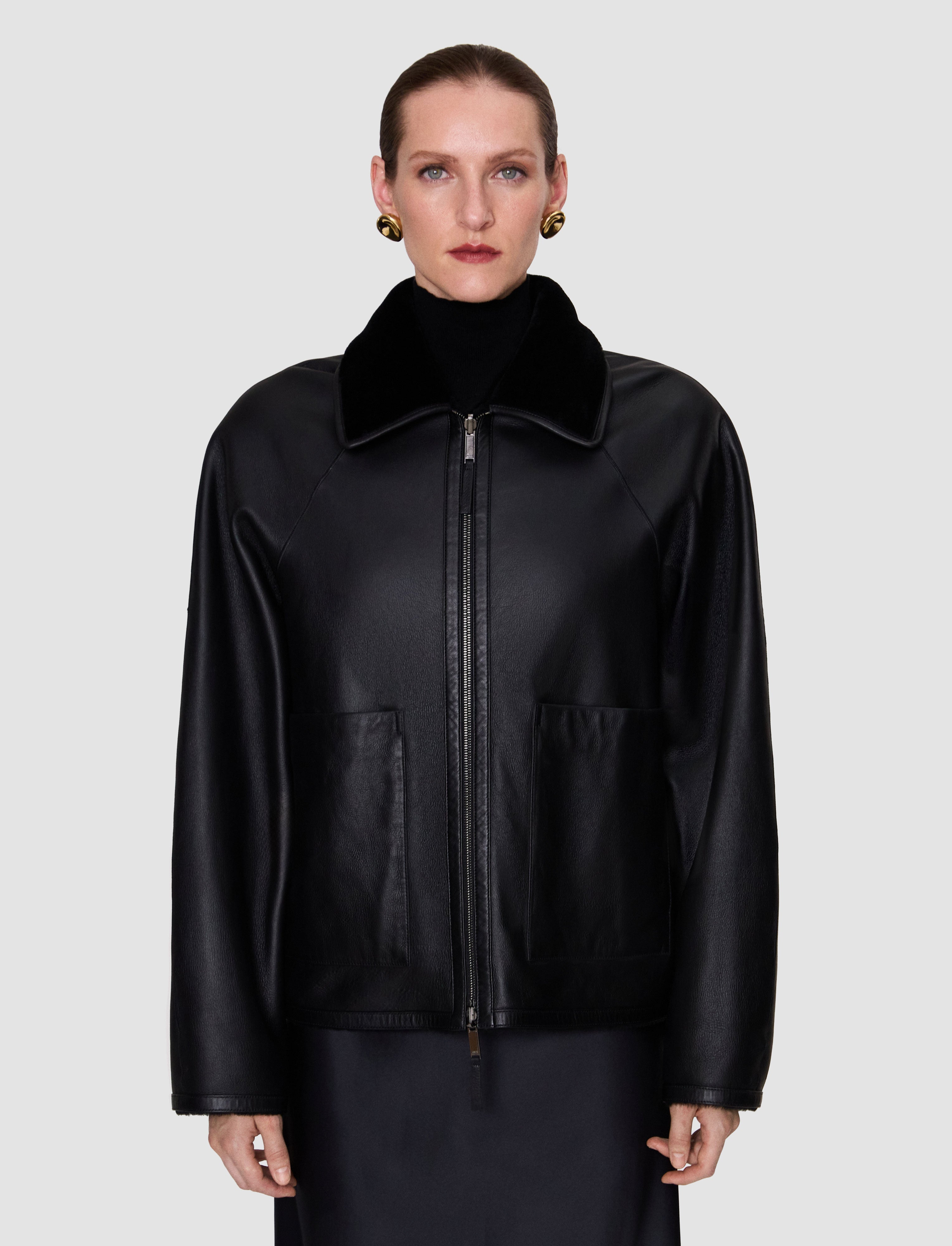 noir-veste-kyro-reversible-en-shearling-souple-JOSEPH