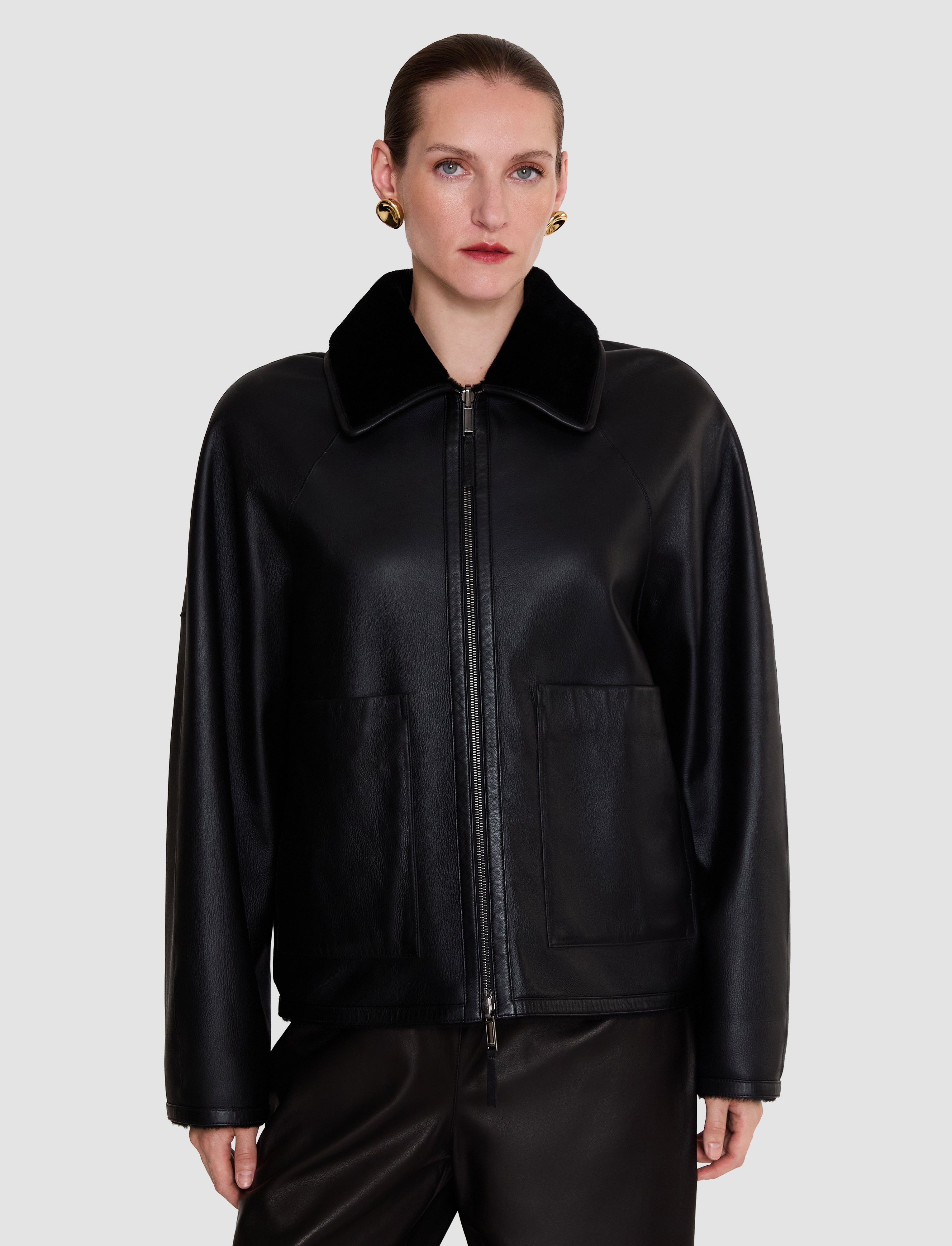 noir-veste-kyro-reversible-en-shearling-souple-JOSEPH
