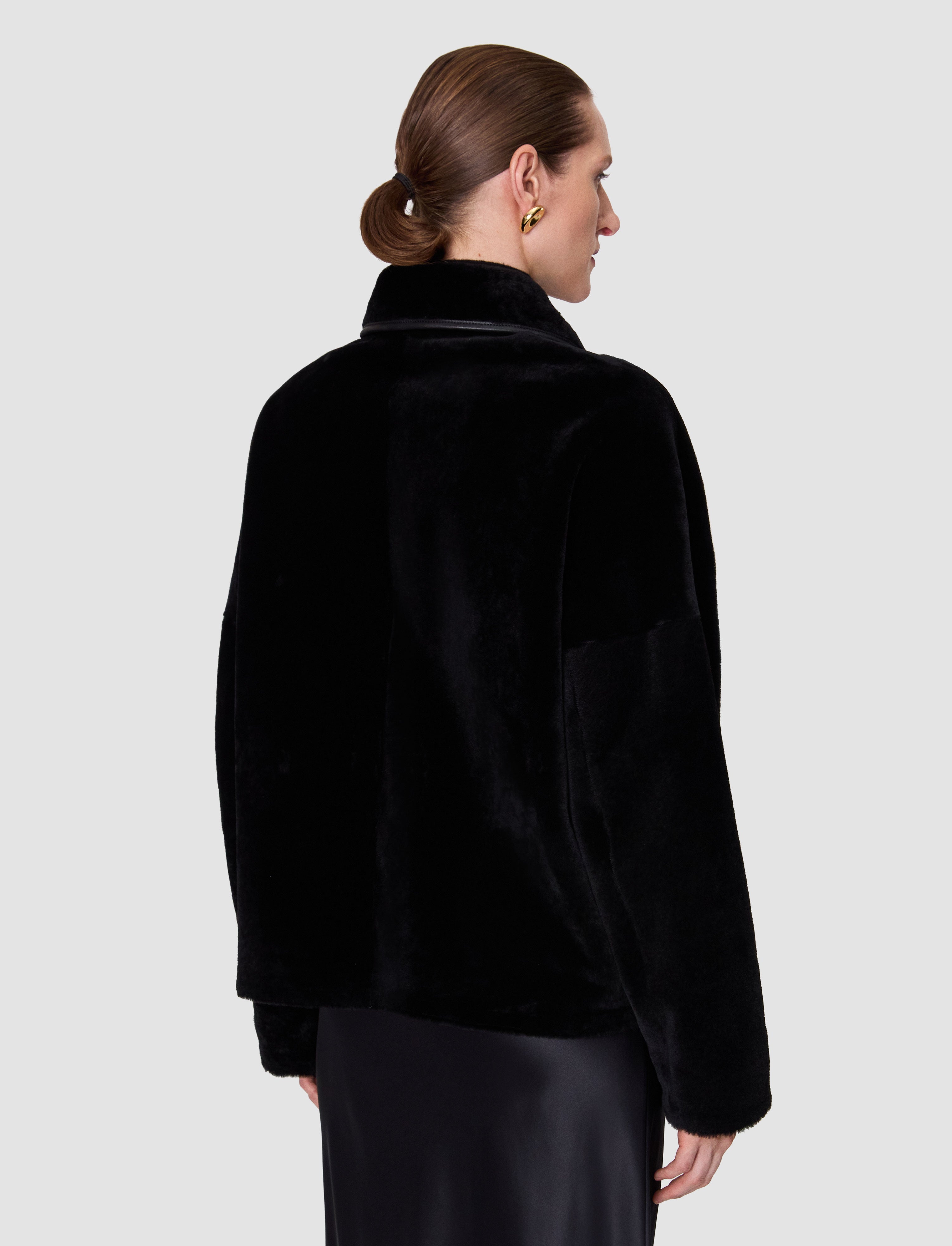 noir-veste-kyro-reversible-en-shearling-souple-JOSEPH