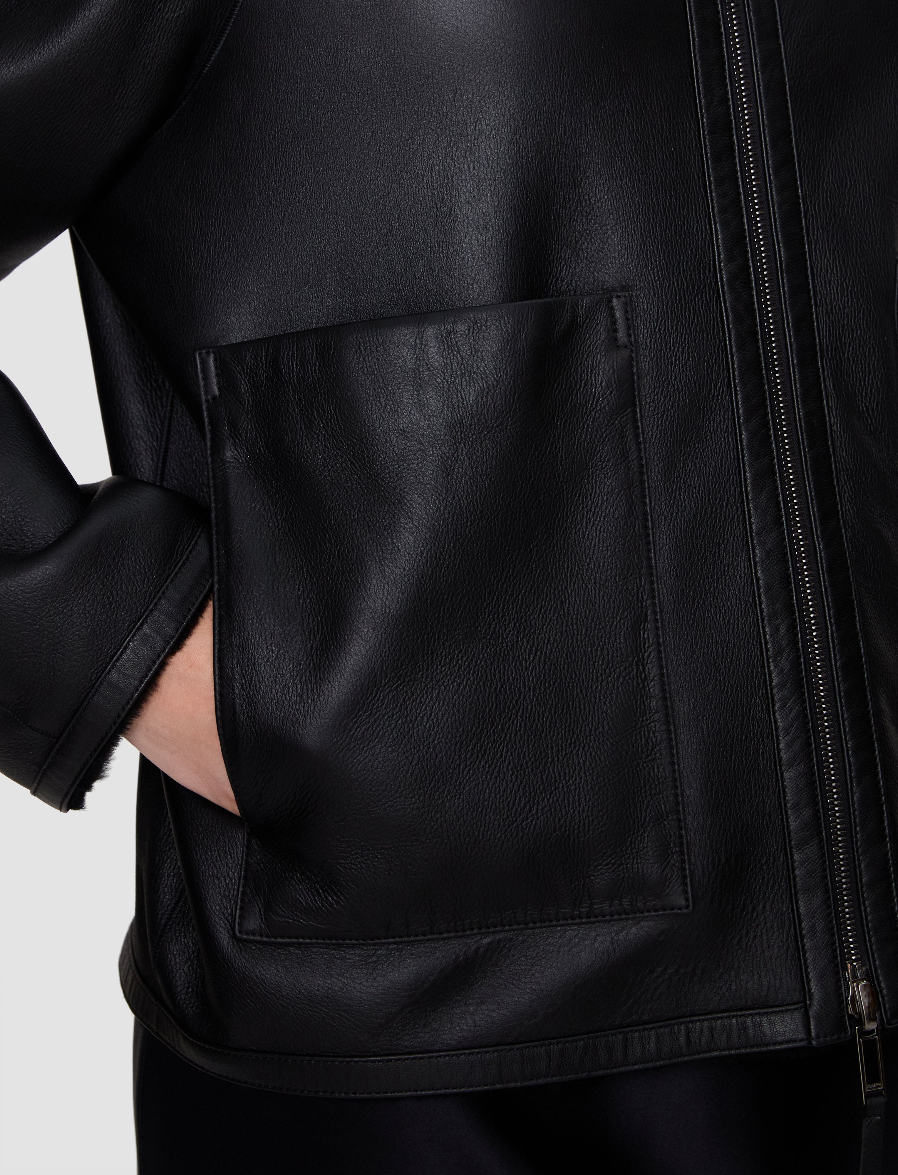 noir-veste-kyro-reversible-en-shearling-souple-JOSEPH