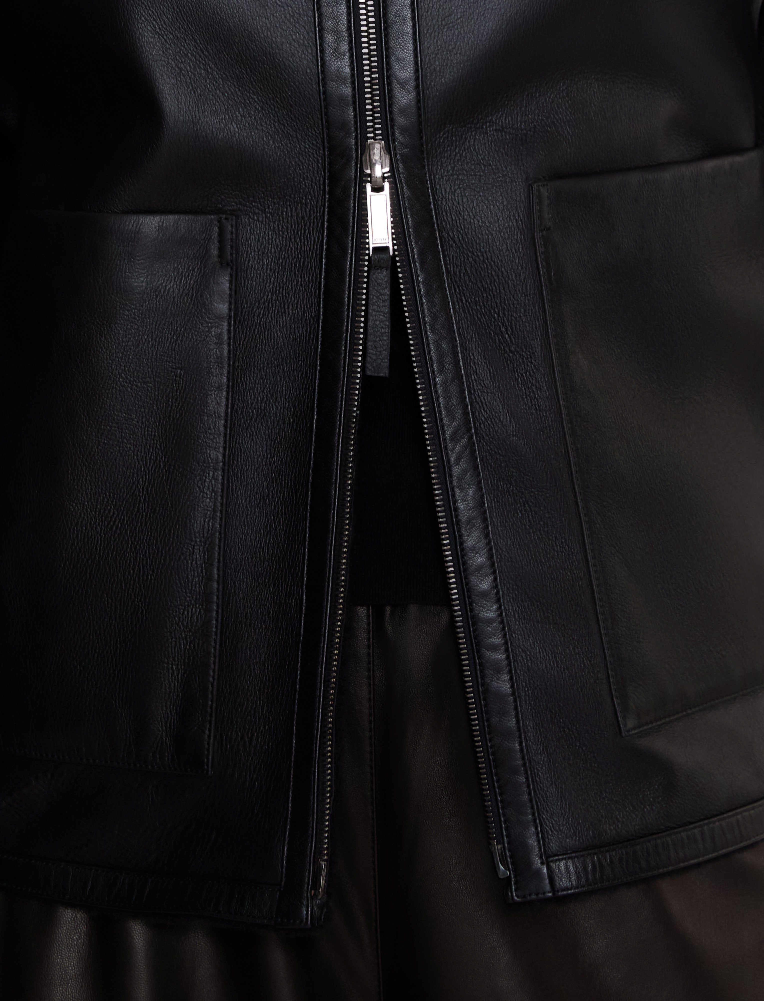 noir-veste-kyro-reversible-en-shearling-souple-JOSEPH