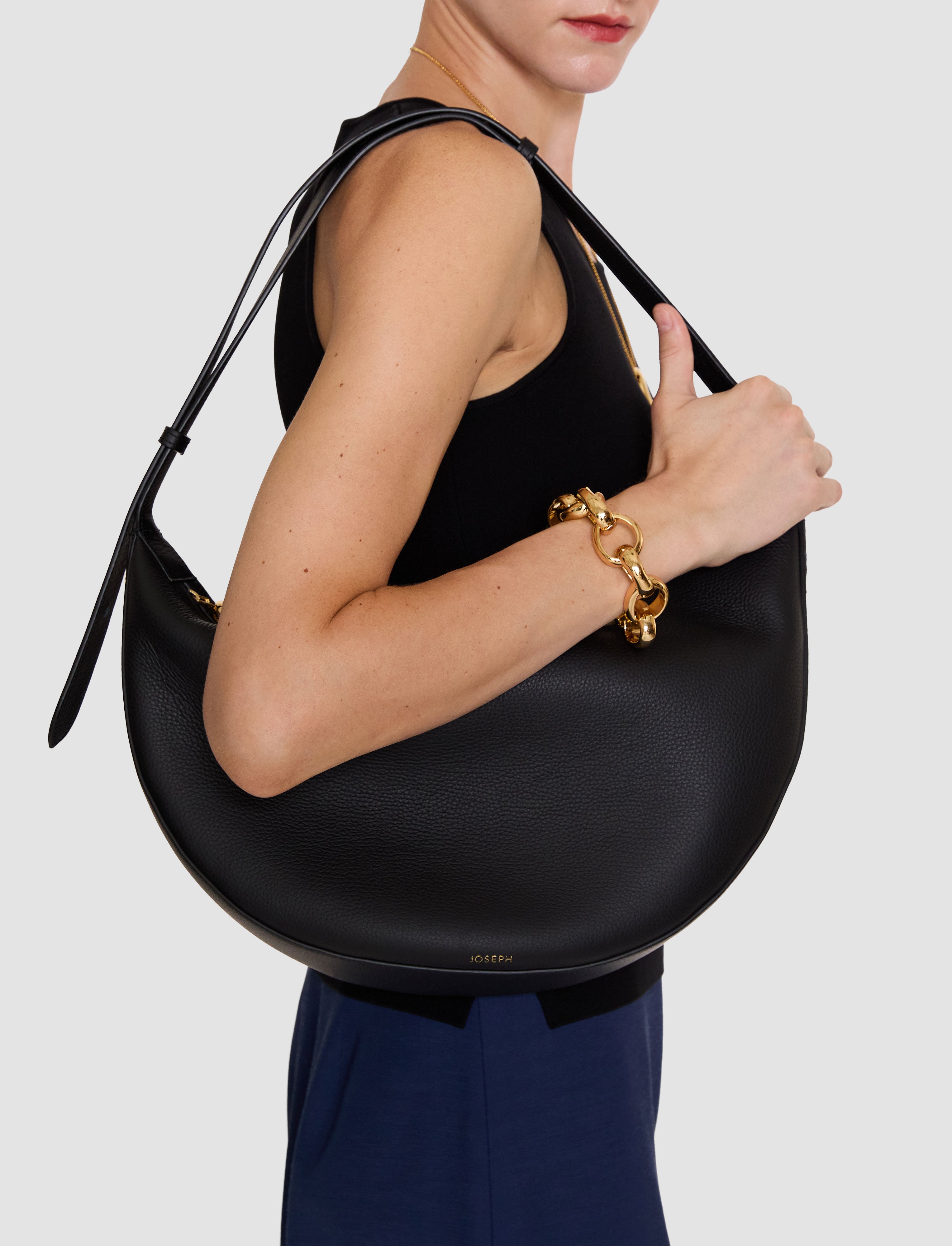 noir-large-sac-en-cuir-bean-JOSEPH