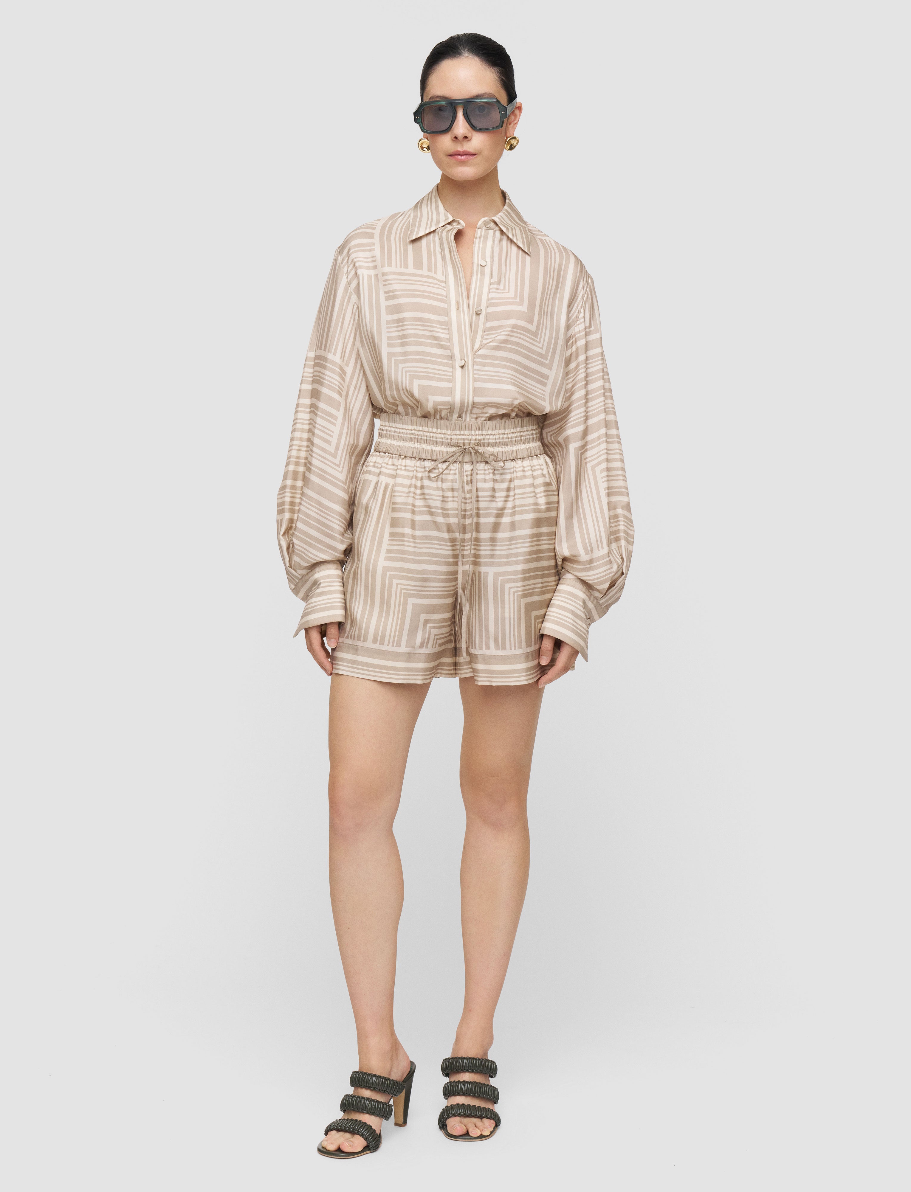 ベージュ-laven-printed-silk-ショートパンツ-JOSEPH