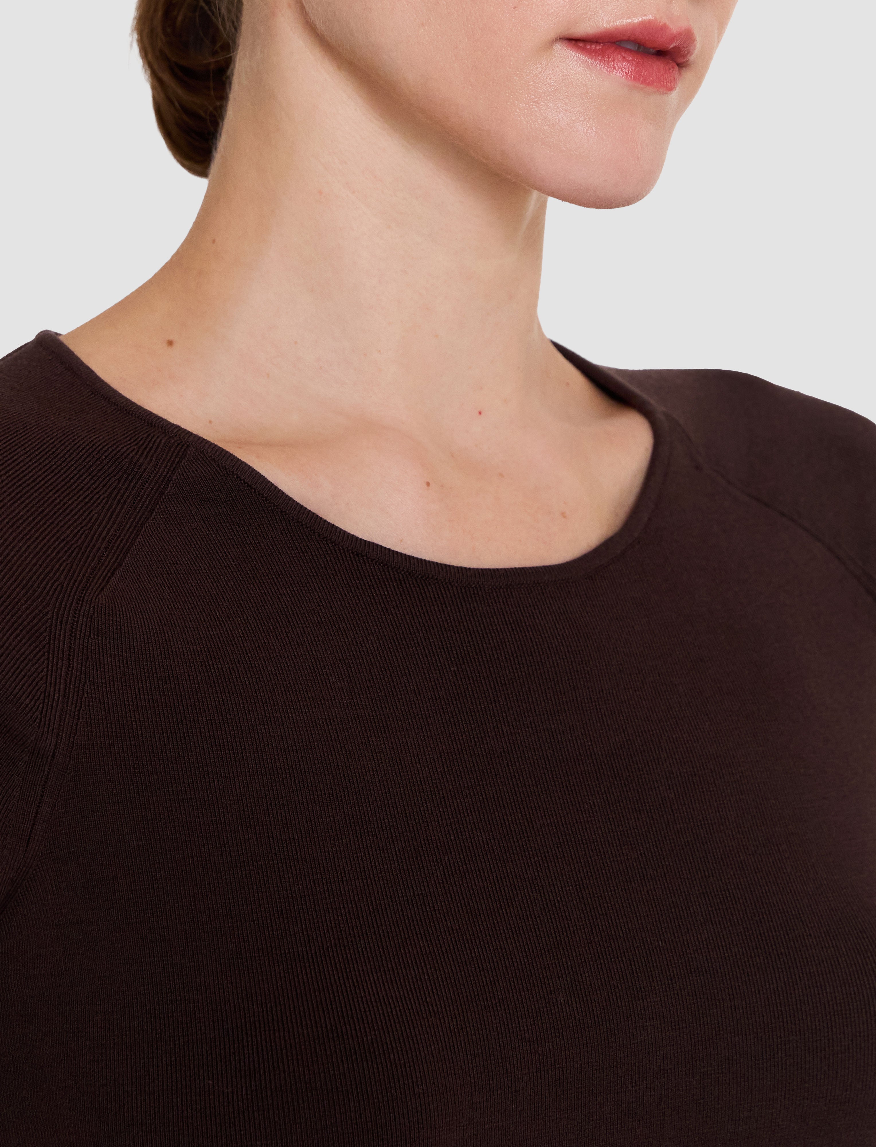 marron-top-nali-en-stretch-de-soie-JOSEPH