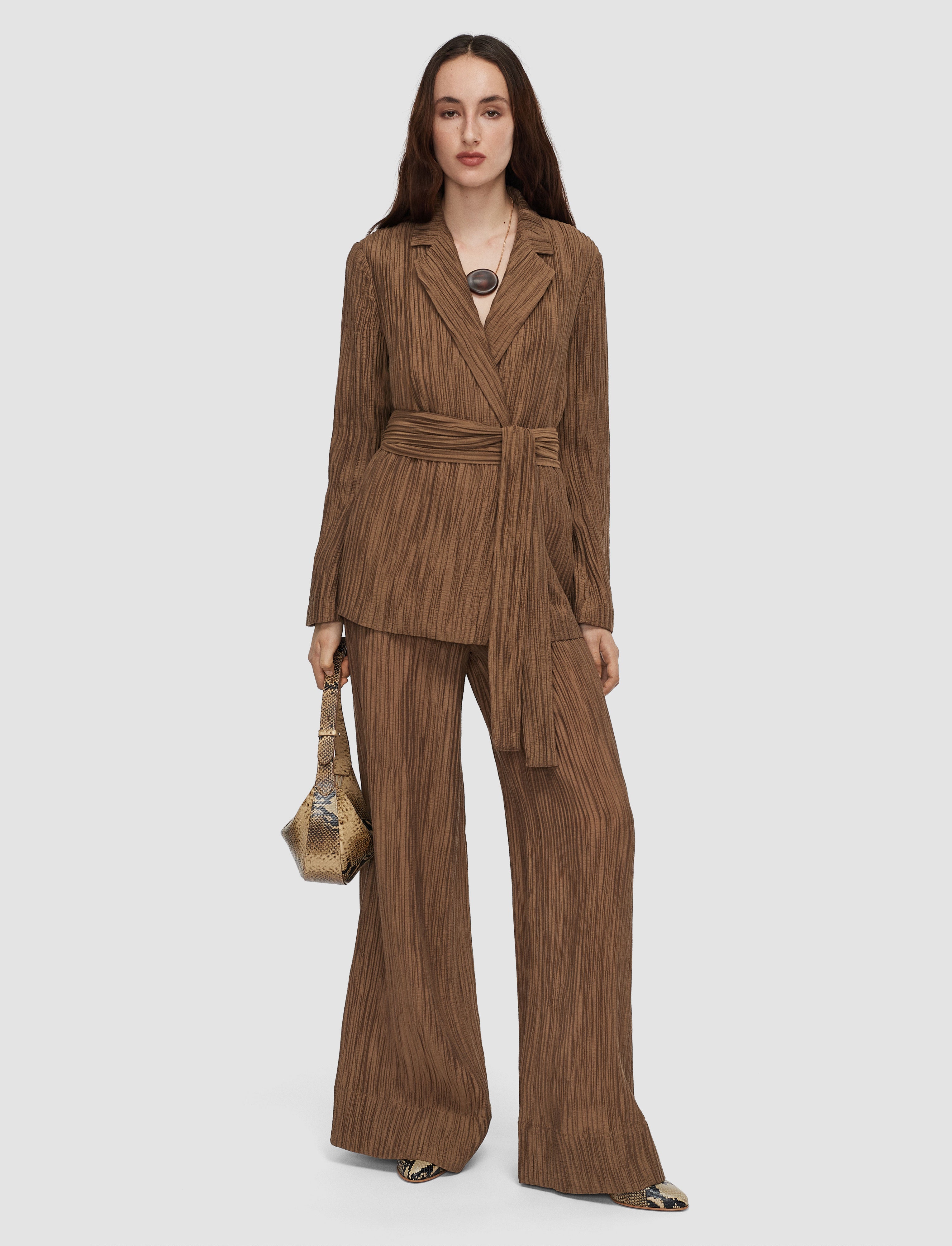 marron-veste-nymph-en-crepe-froisse-fluide-JOSEPH