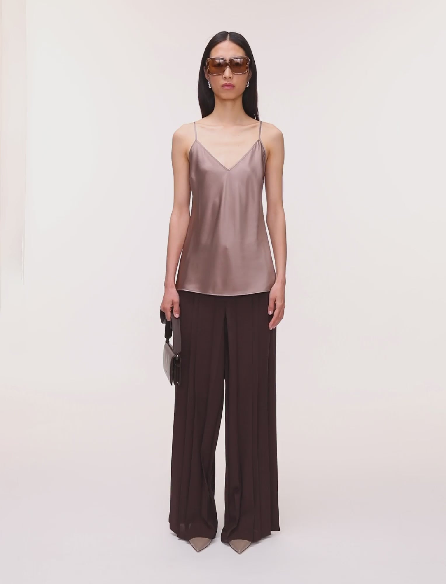 Tシャツ・カットソー JOSEPH SS25 CLEA TOP BLOUSE SILK SATIN (JF009087 1251) Clea Silk Satin Camisole in Grey | JOSEPH GB