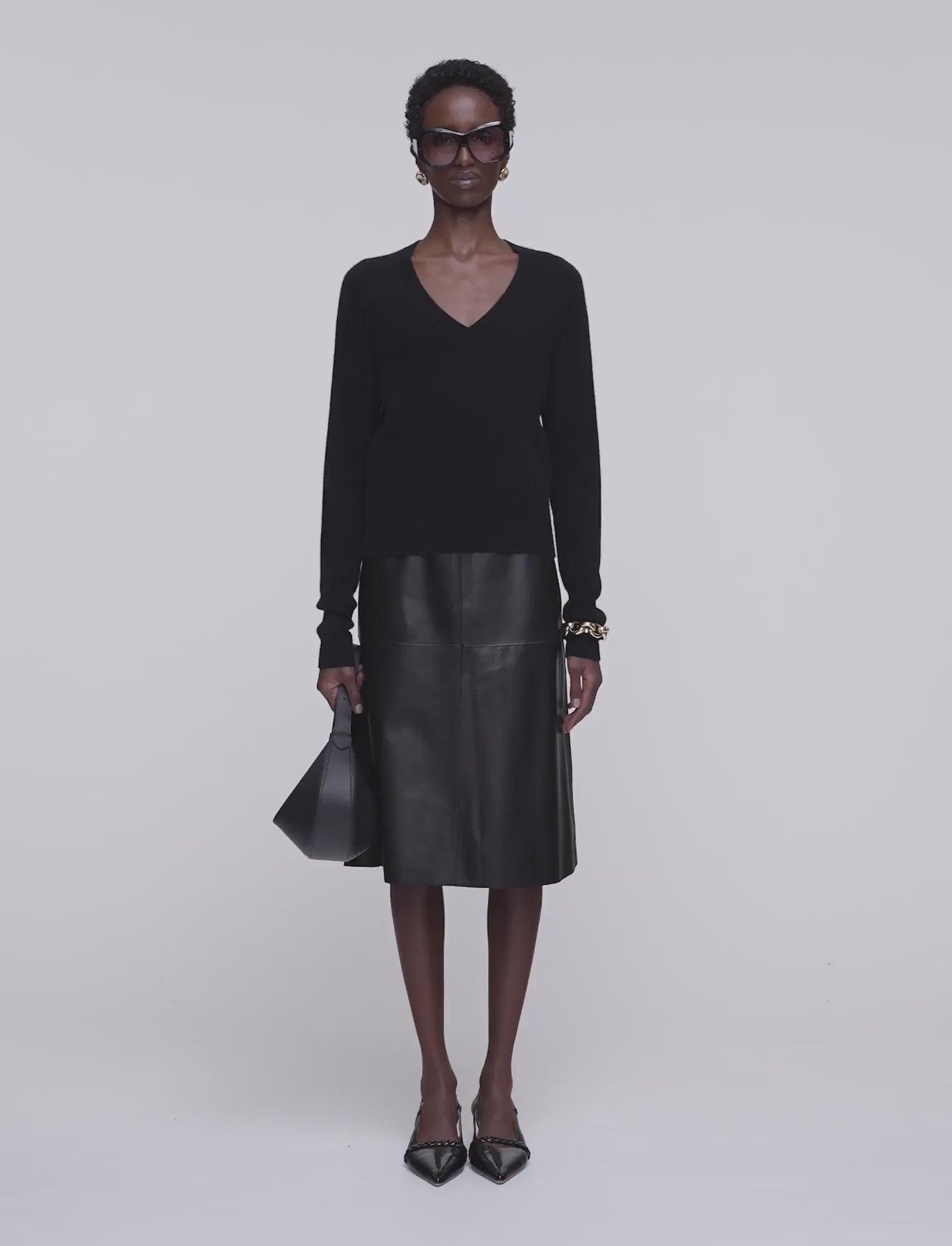 black-lucille-light-pure-cashmere-v-neck-jumper-JOSEPH