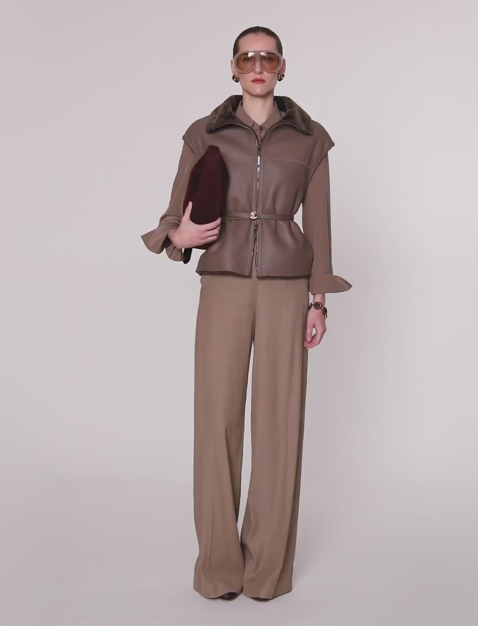 marron-gilet-nico-reversible-en-peau-lainee-texture-JOSEPH