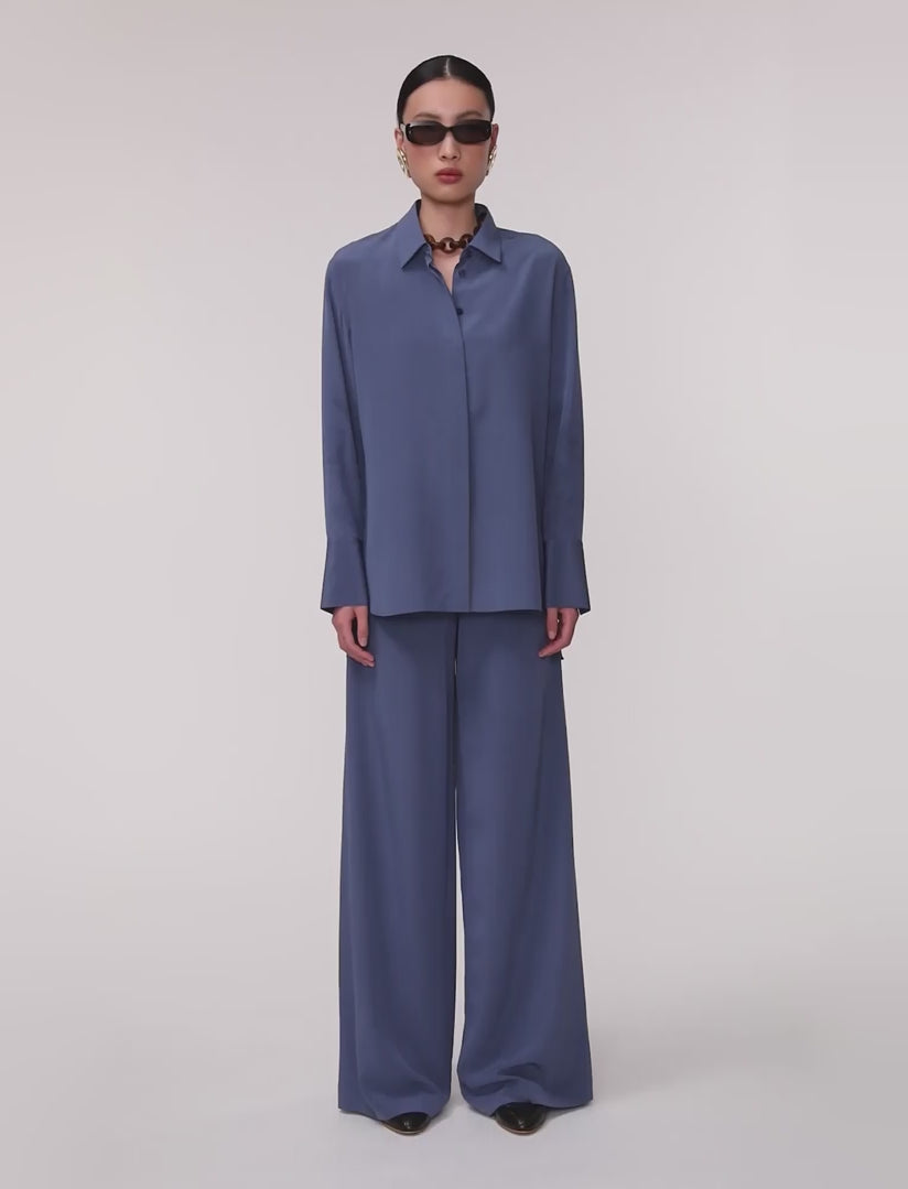 bleu-blouse-bold-en-crepe-de-soie-JOSEPH
