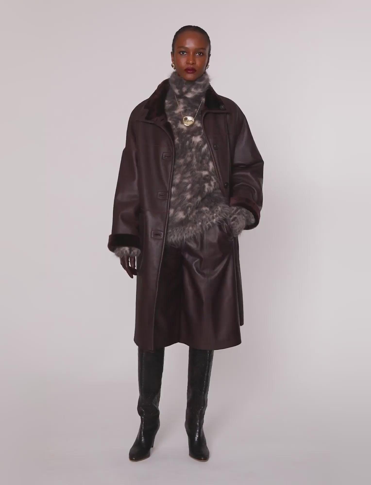 violet-manteau-ari-reversible-en-natural-peau-lainee-JOSEPH