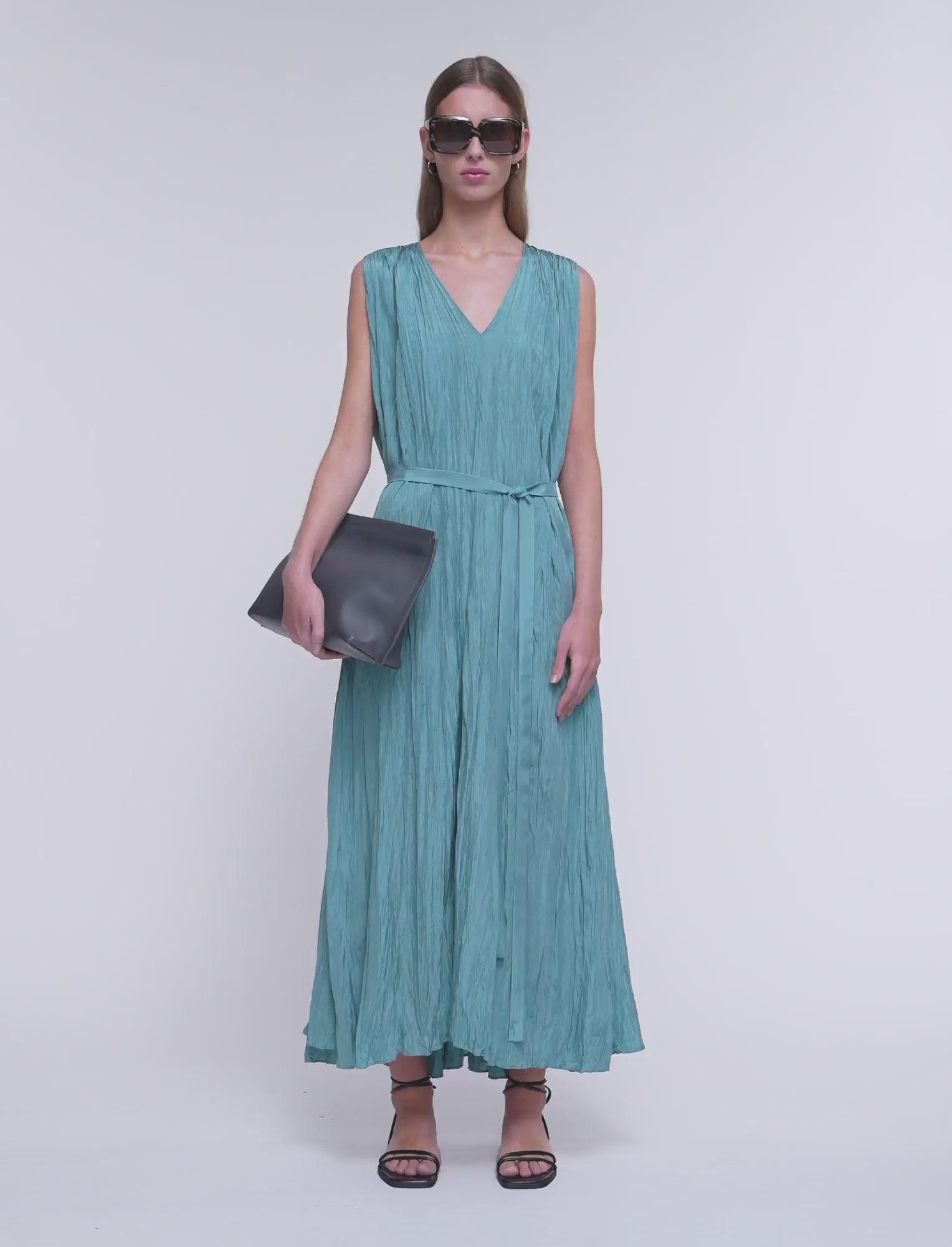 【日本入手困難】Embroidered vintage-look habutai silk dress Apricot Embroidered vintage-look habutai silk dress | PRADA