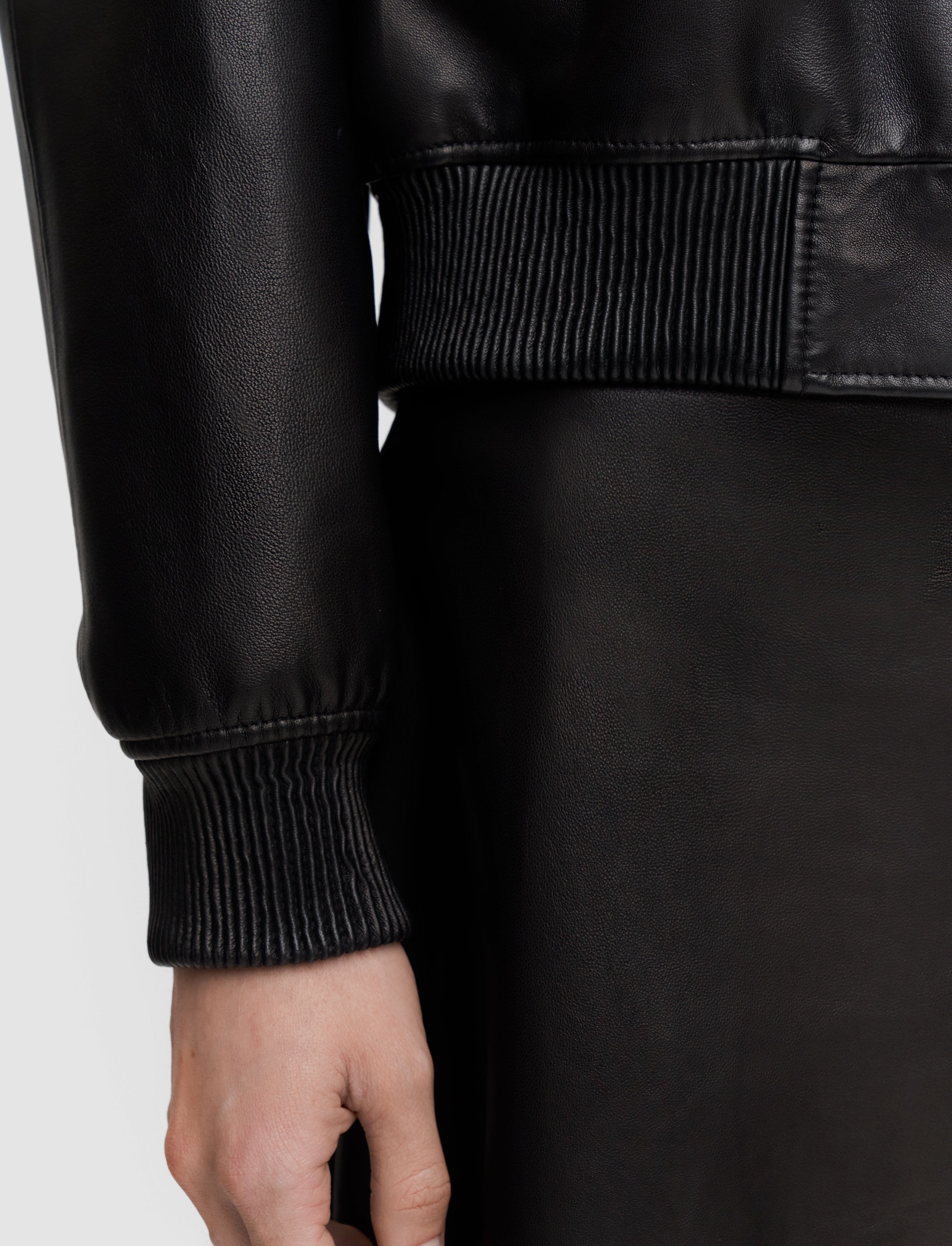 noir-veste-quinn-en-cuir-nappa-souple-JOSEPH