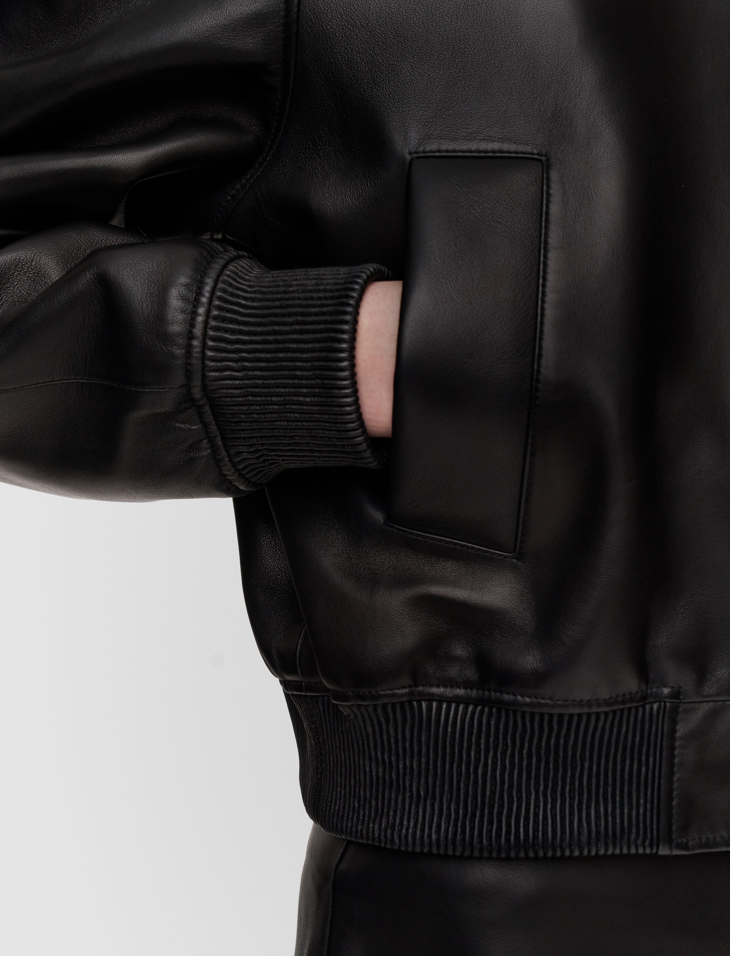 noir-veste-quinn-en-cuir-nappa-souple-JOSEPH