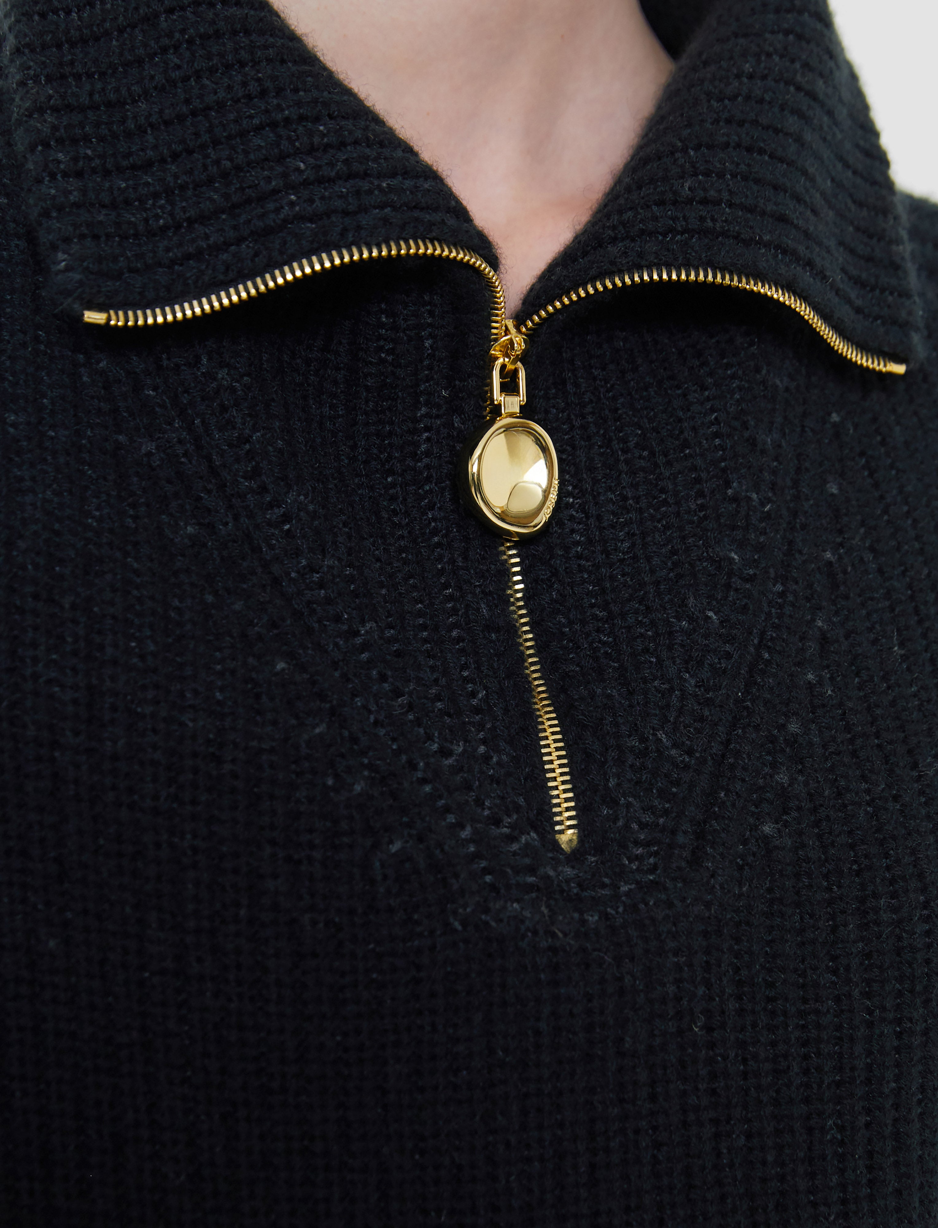 black-raffet-fisherman-rib-cashmere-vest-JOSEPH