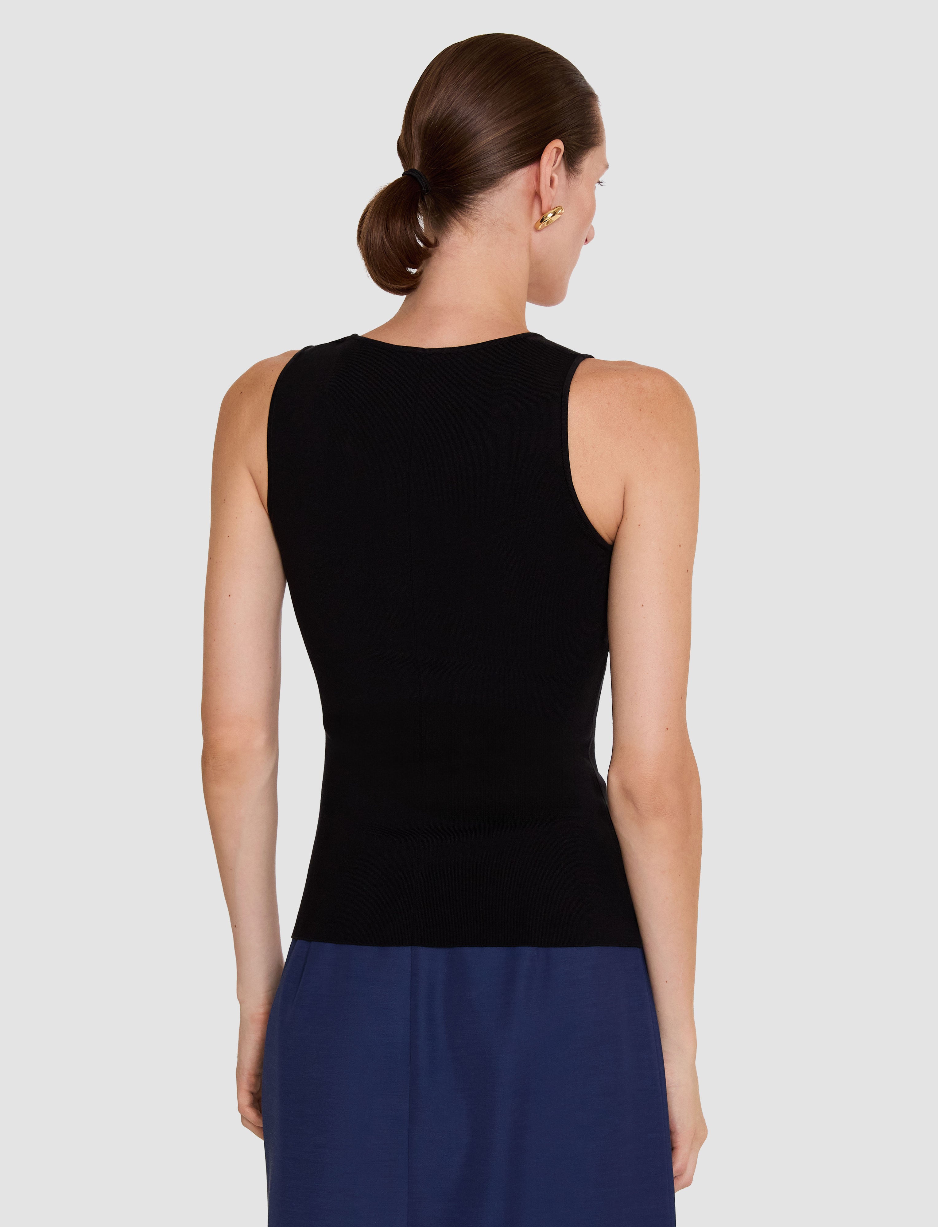 noir-debardeur-rana-en-soie-stretch-JOSEPH