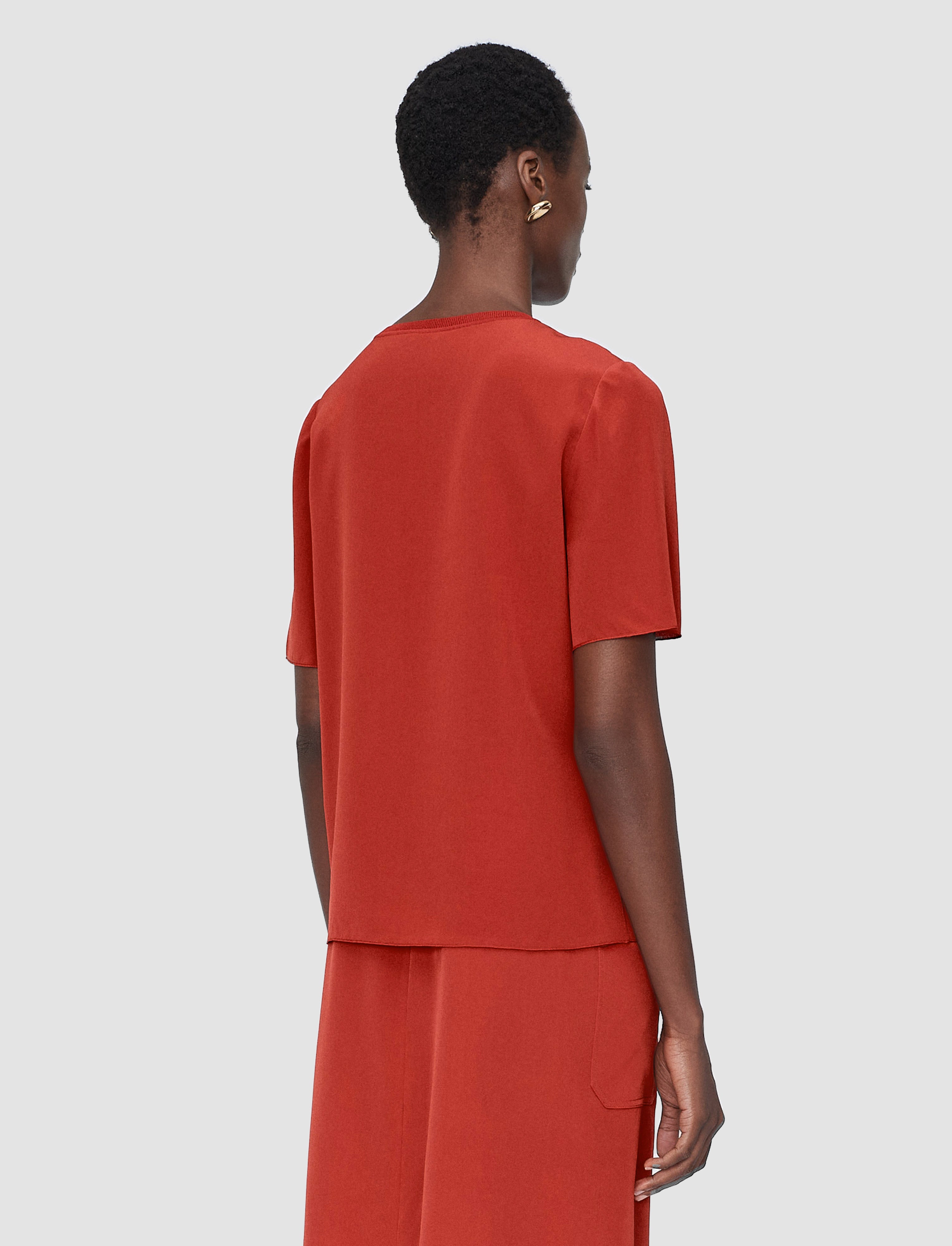 rouge-blouse-rubin-en-crepe-de-soie-JOSEPH