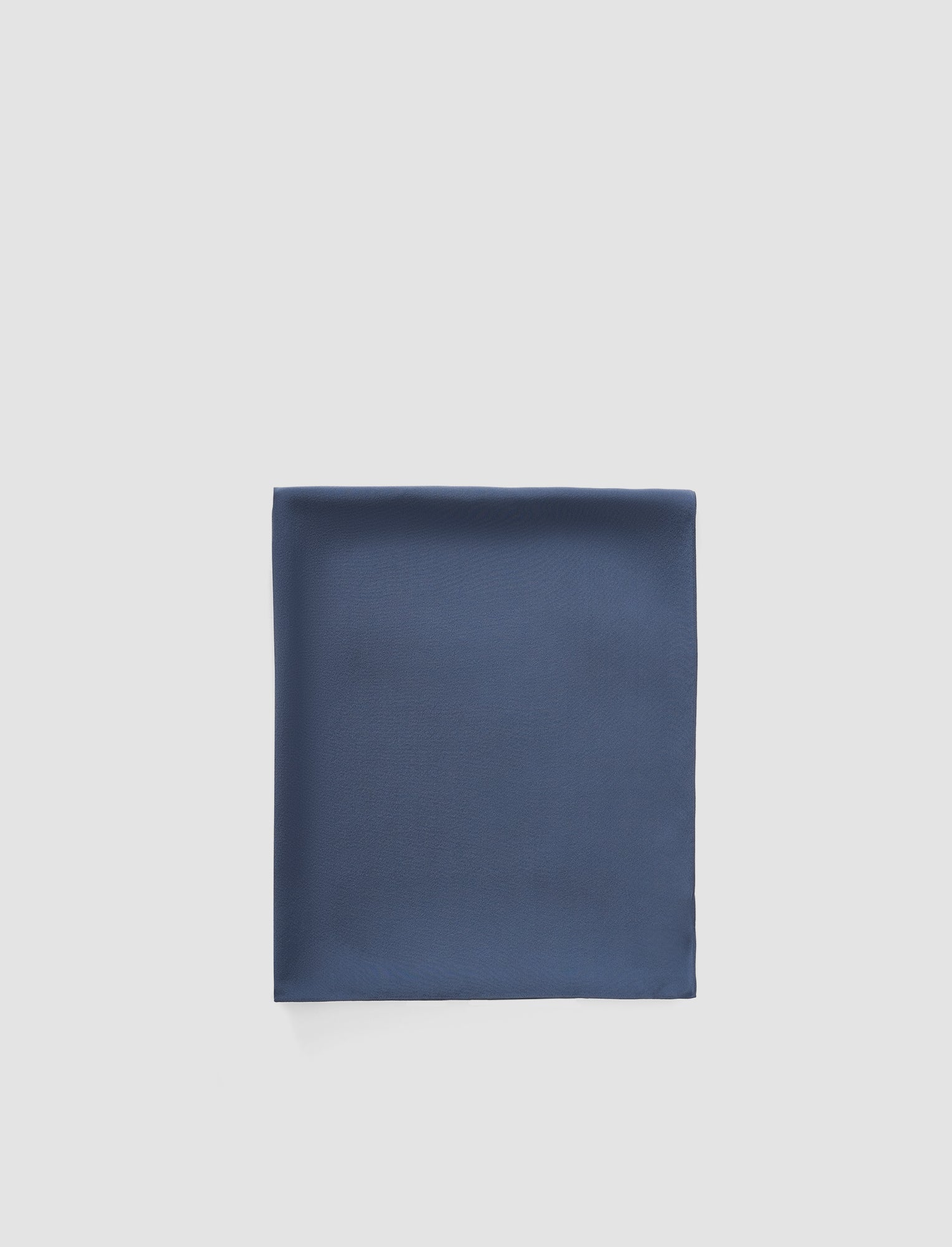 bleu-foulard-sarry-en-crepe-de-soie-JOSEPH