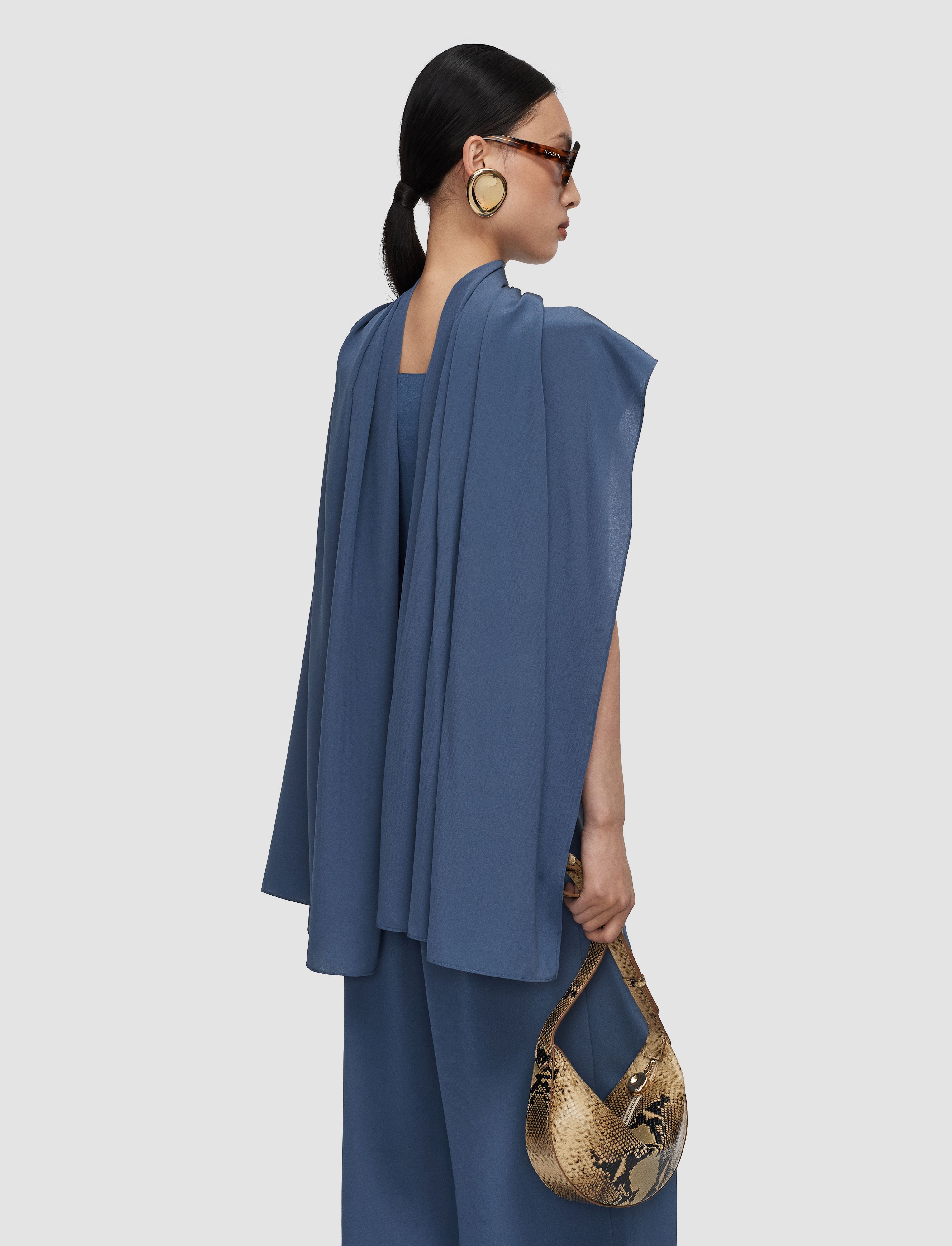 bleu-foulard-sarry-en-crepe-de-soie-JOSEPH