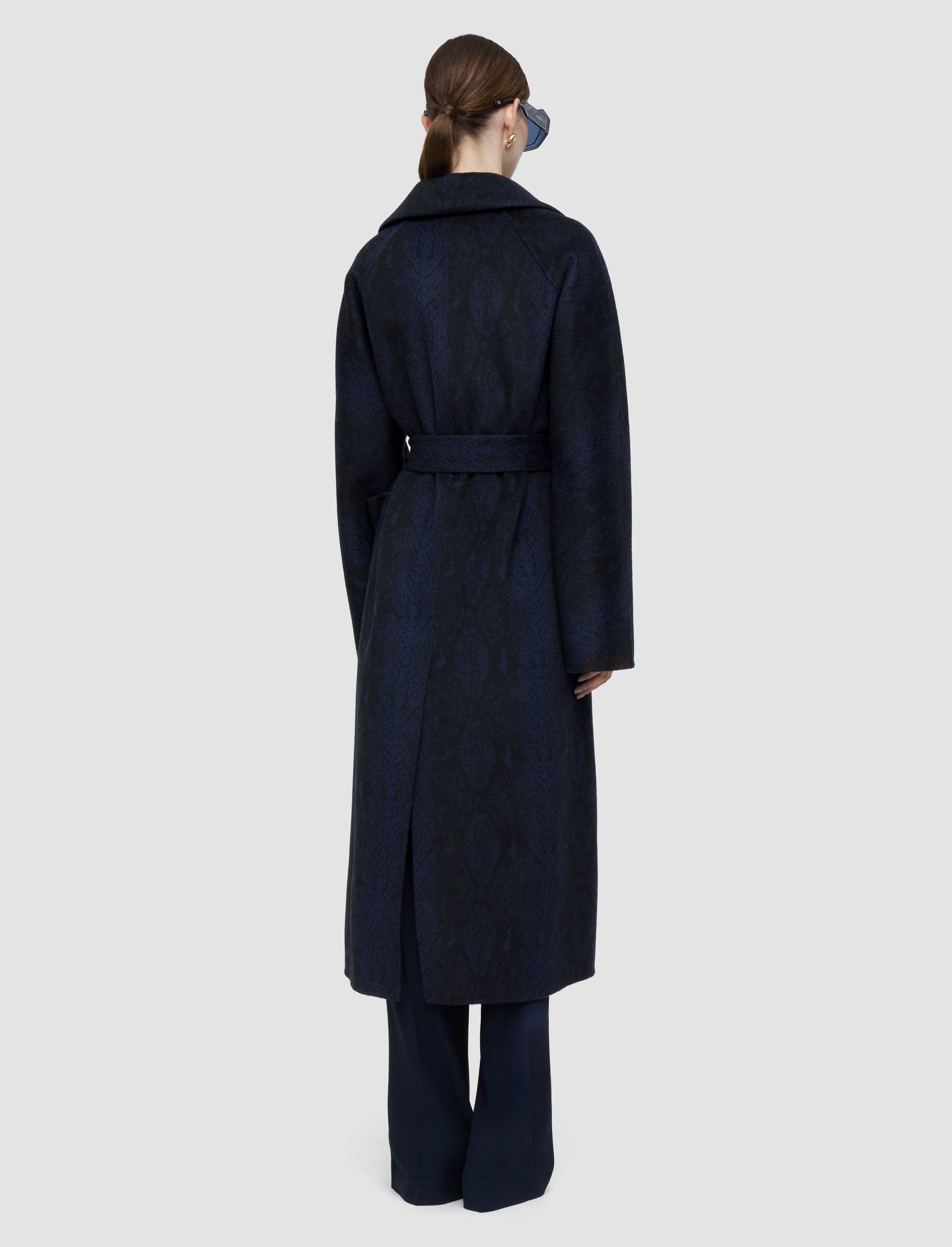 bleu-manteau-spencer-double-face-en-jacquard-serpent-JOSEPH