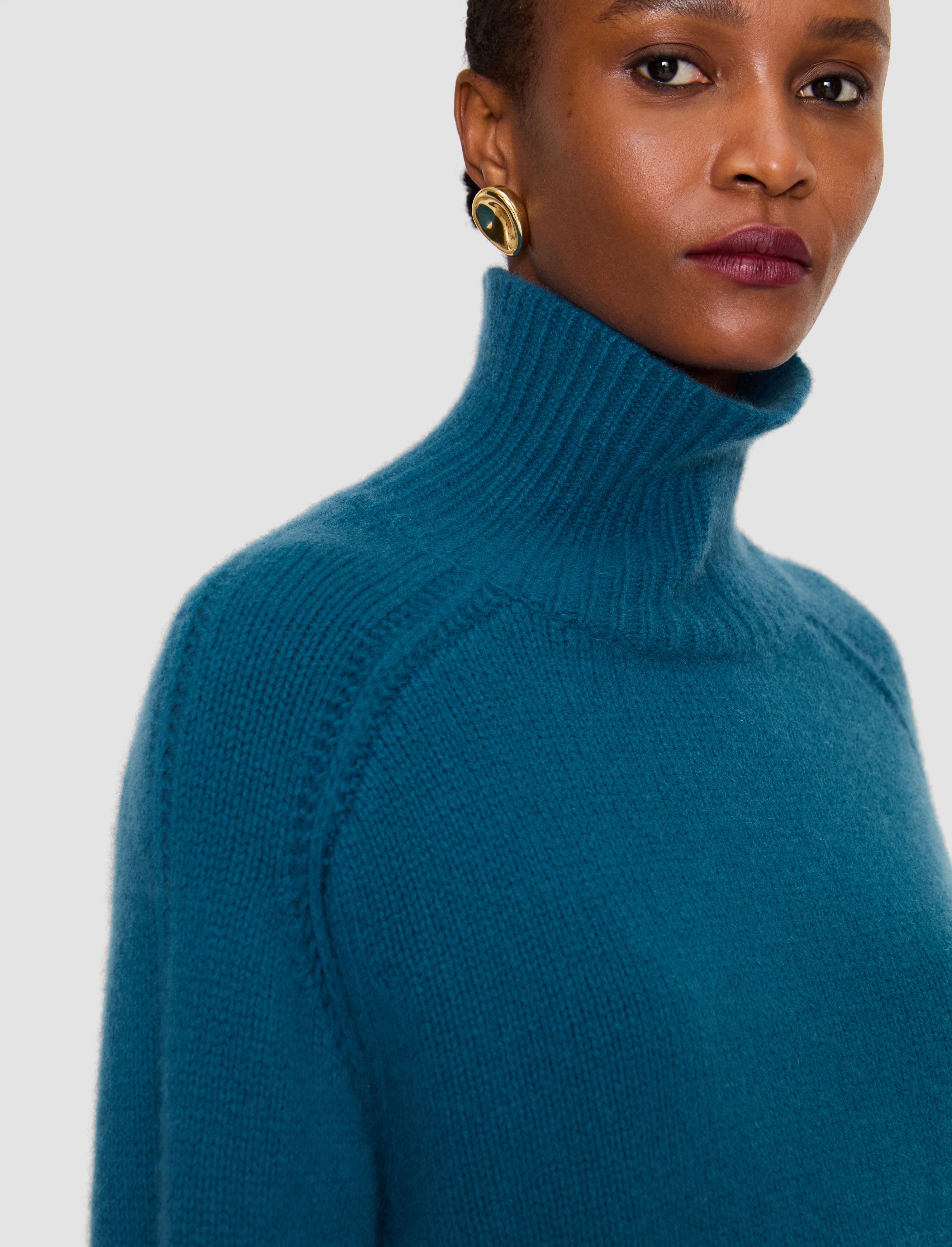 bleu-pull-col-montant-tilly-en-cachemire-lofty-JOSEPH