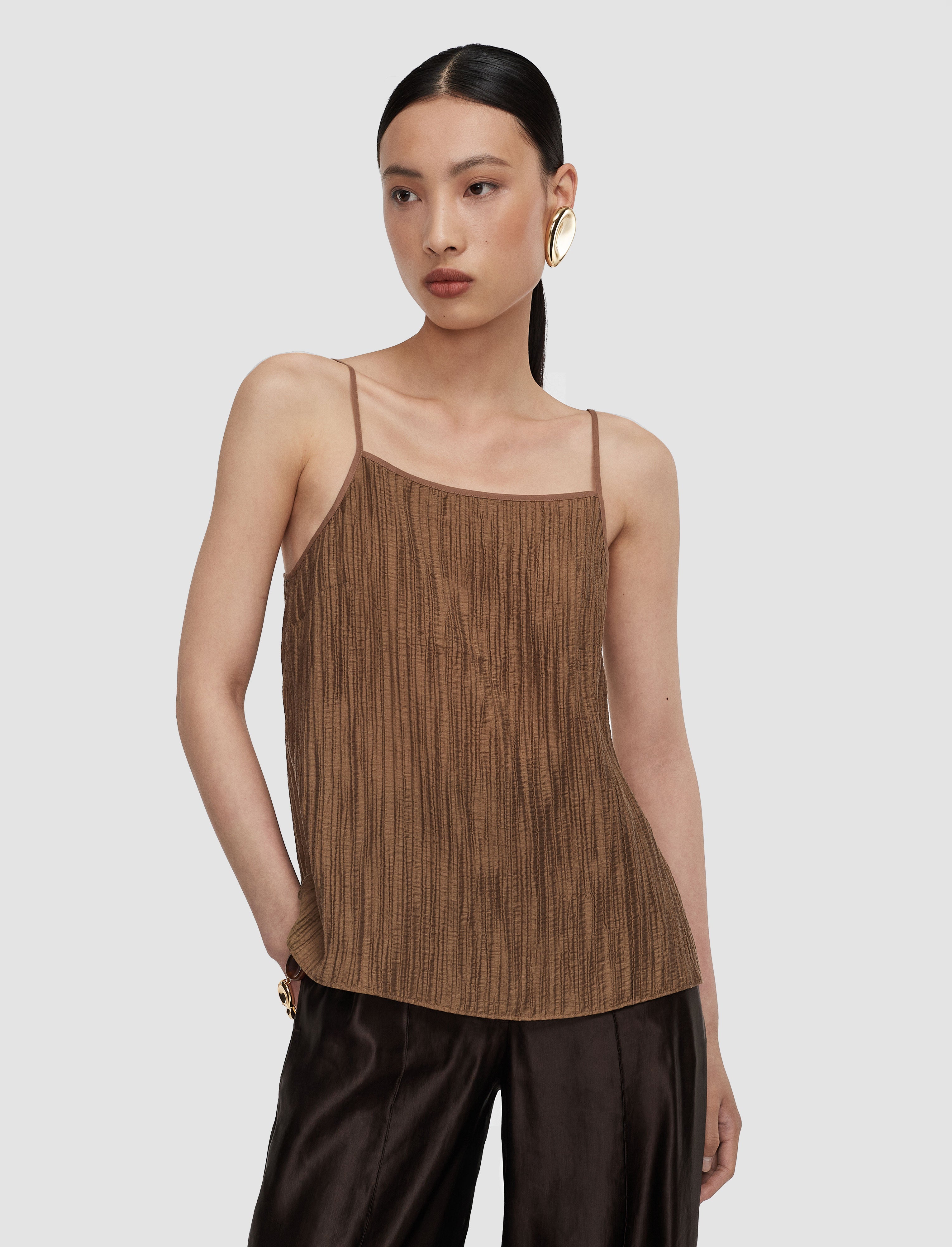 新品！　D&G ブラウン キャミソール XS Titana Fluid Crinkle キャミソール - 茶色 | JOSEPH JP