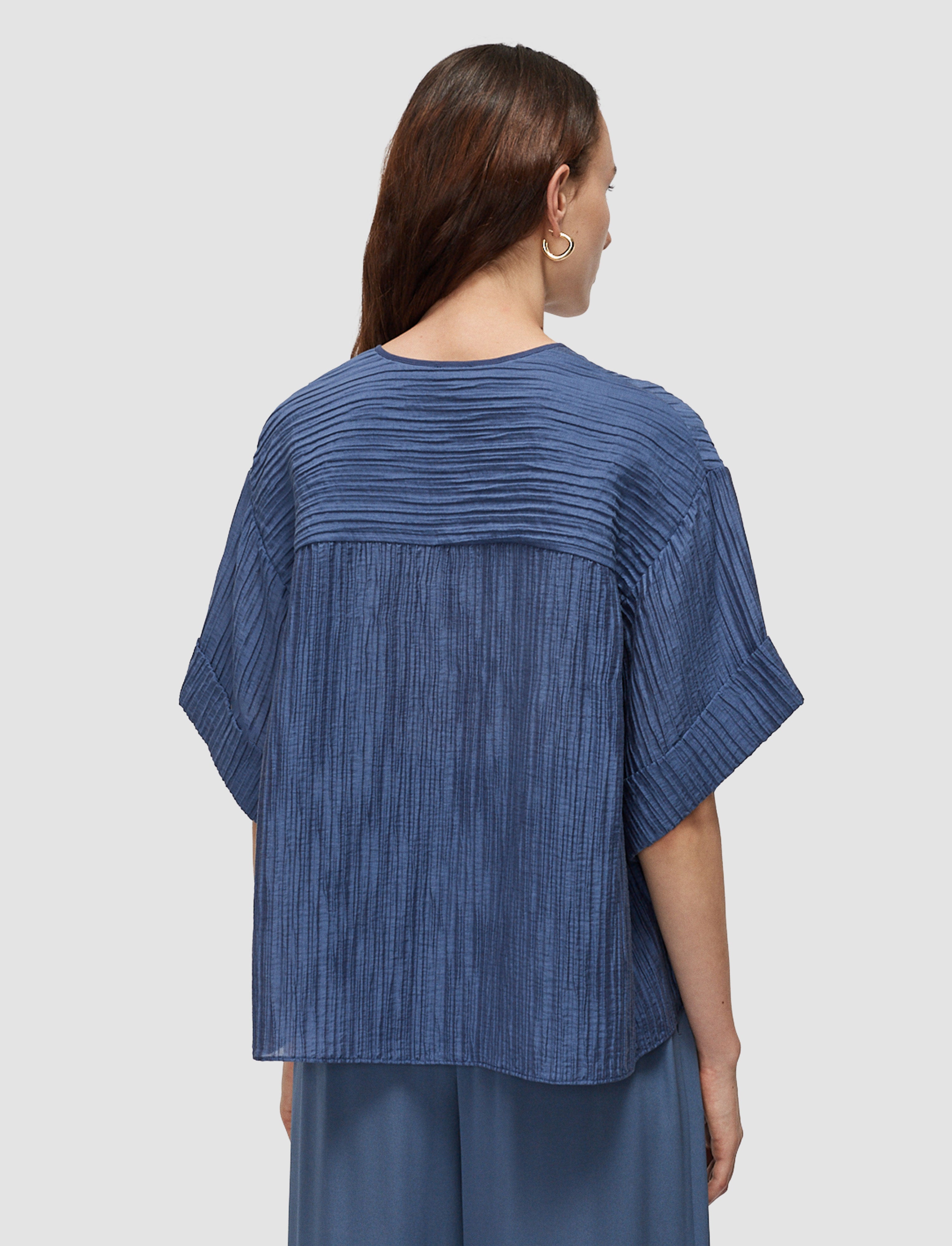 bleu-blouse-yani-en-crepe-froisse-fluide-JOSEPH
