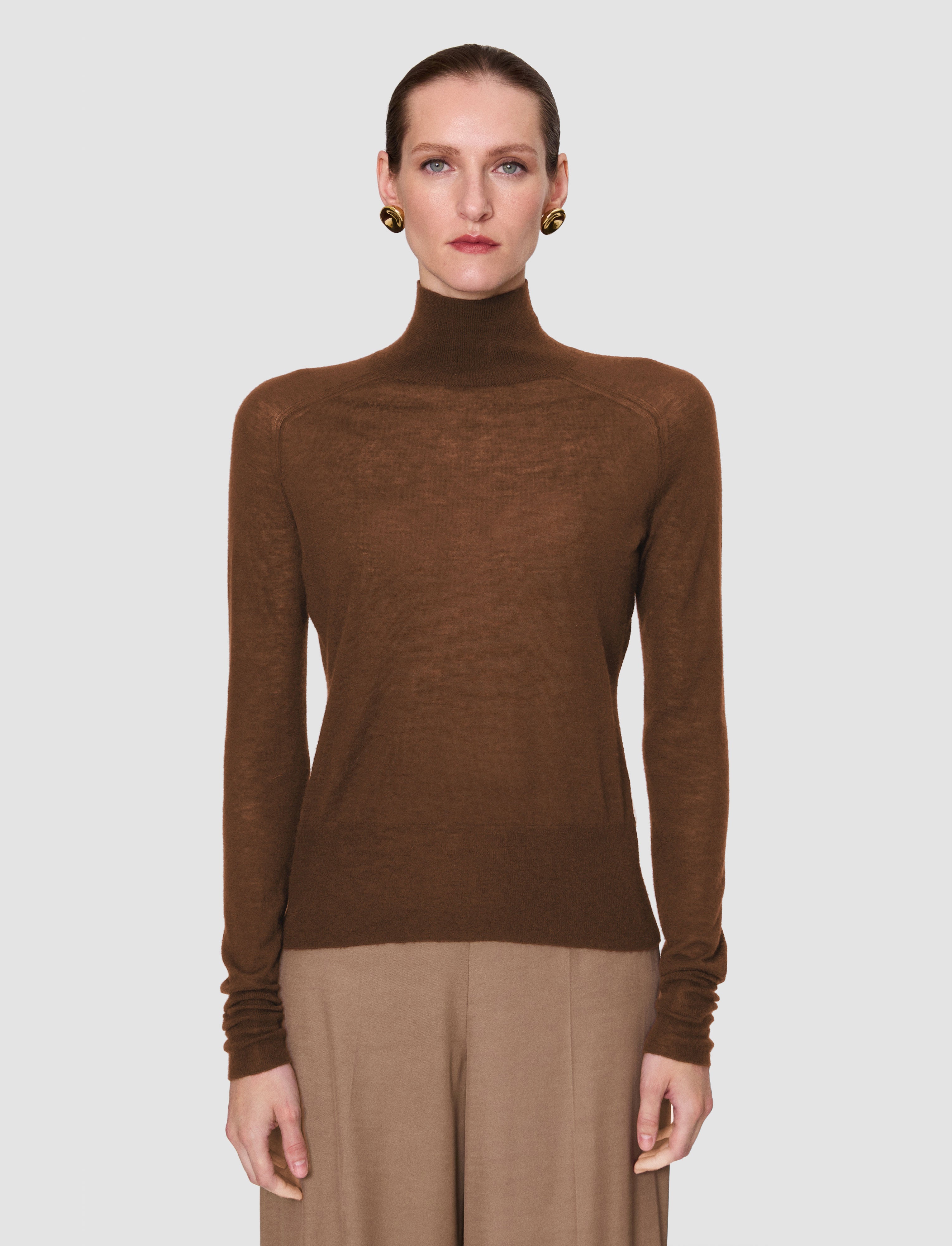 美品 YASHIKI ヤシキ Banka Curl High Neck Knit Yara Cashair High Neck Jumper in Brown | JOSEPH AT